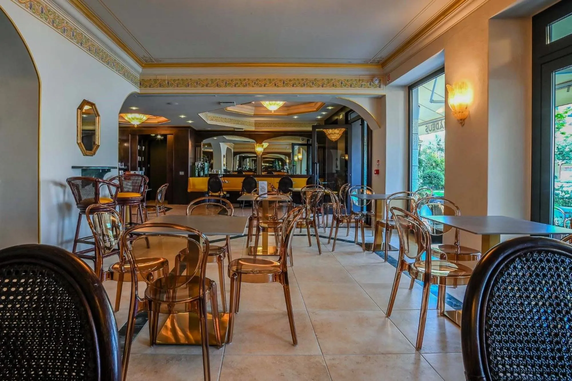 Lounge or bar in Hotel Hannover