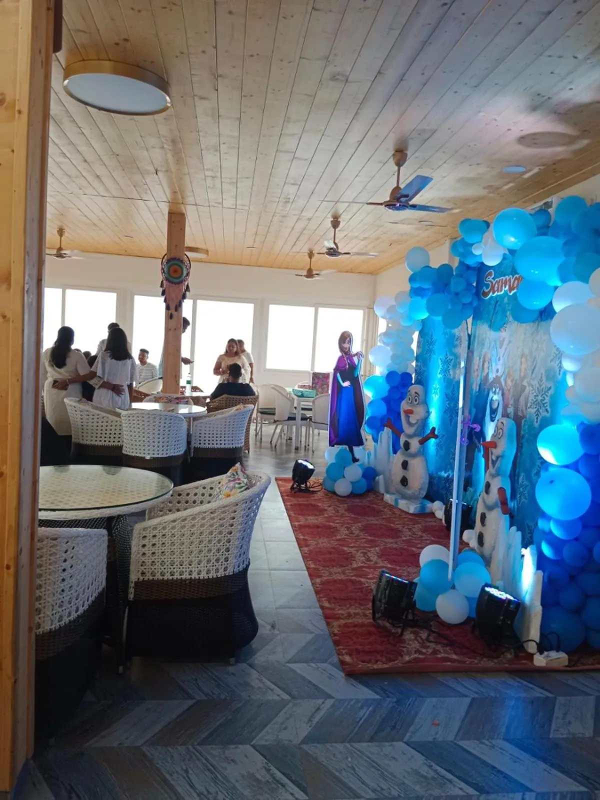 Restaurant/places to eat in Maargit Beach Resort