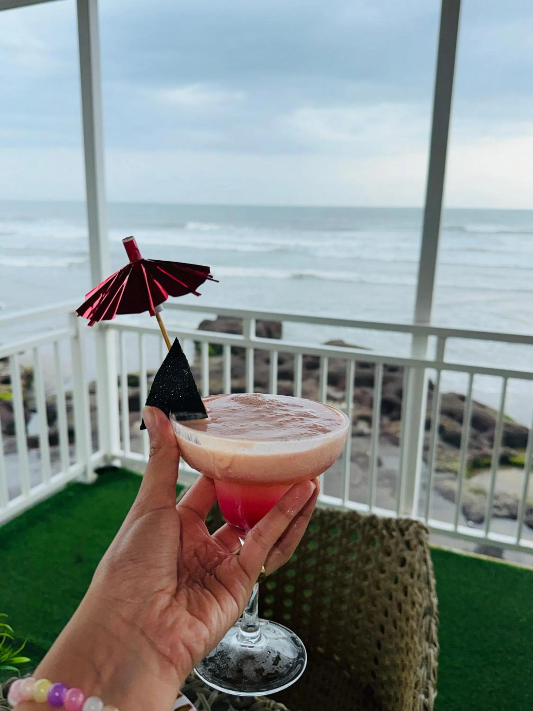 Food and drinks in Maargit Beach Resort