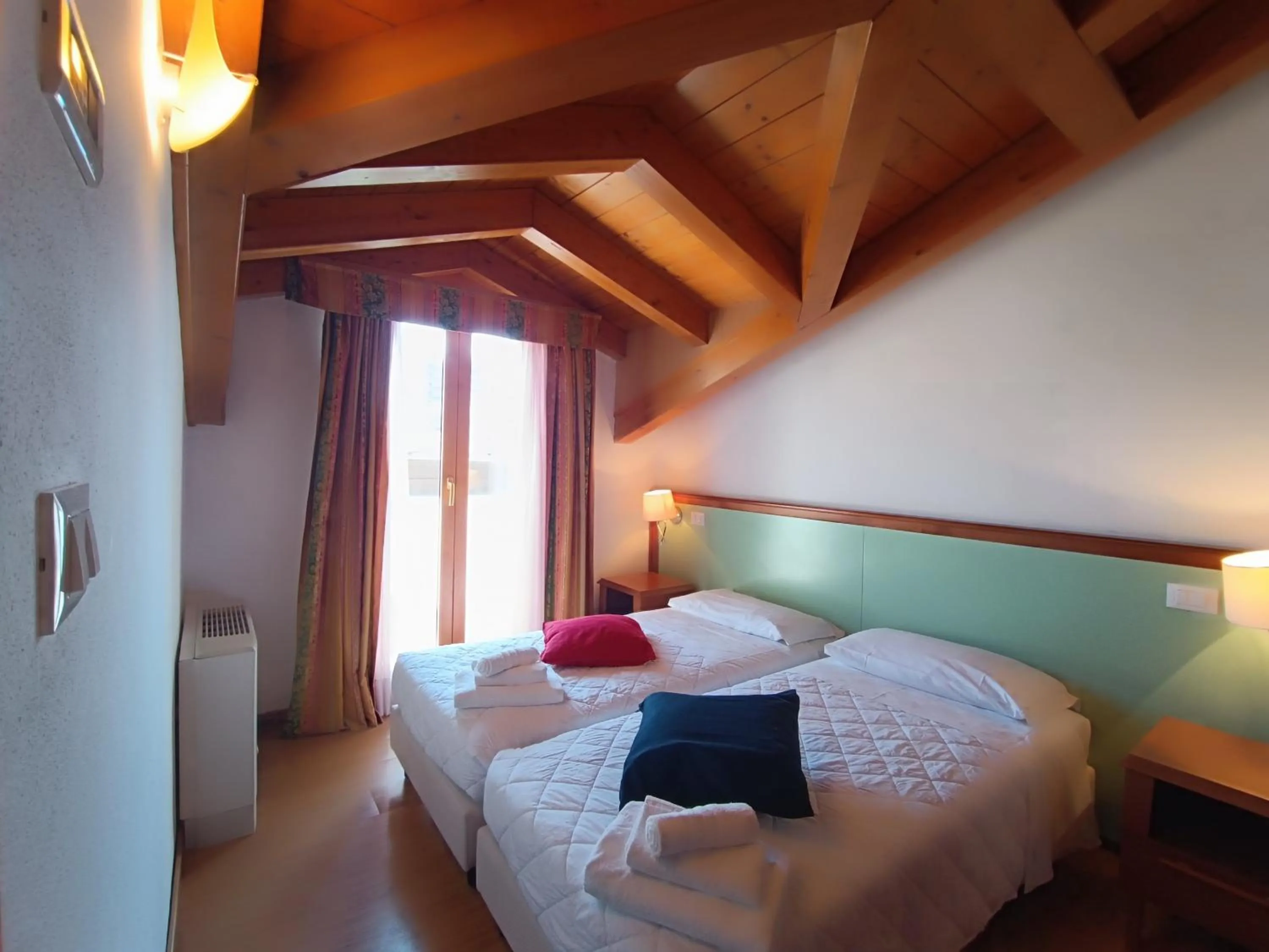 Photo of the whole room, Bed in Hotel Il Guscio