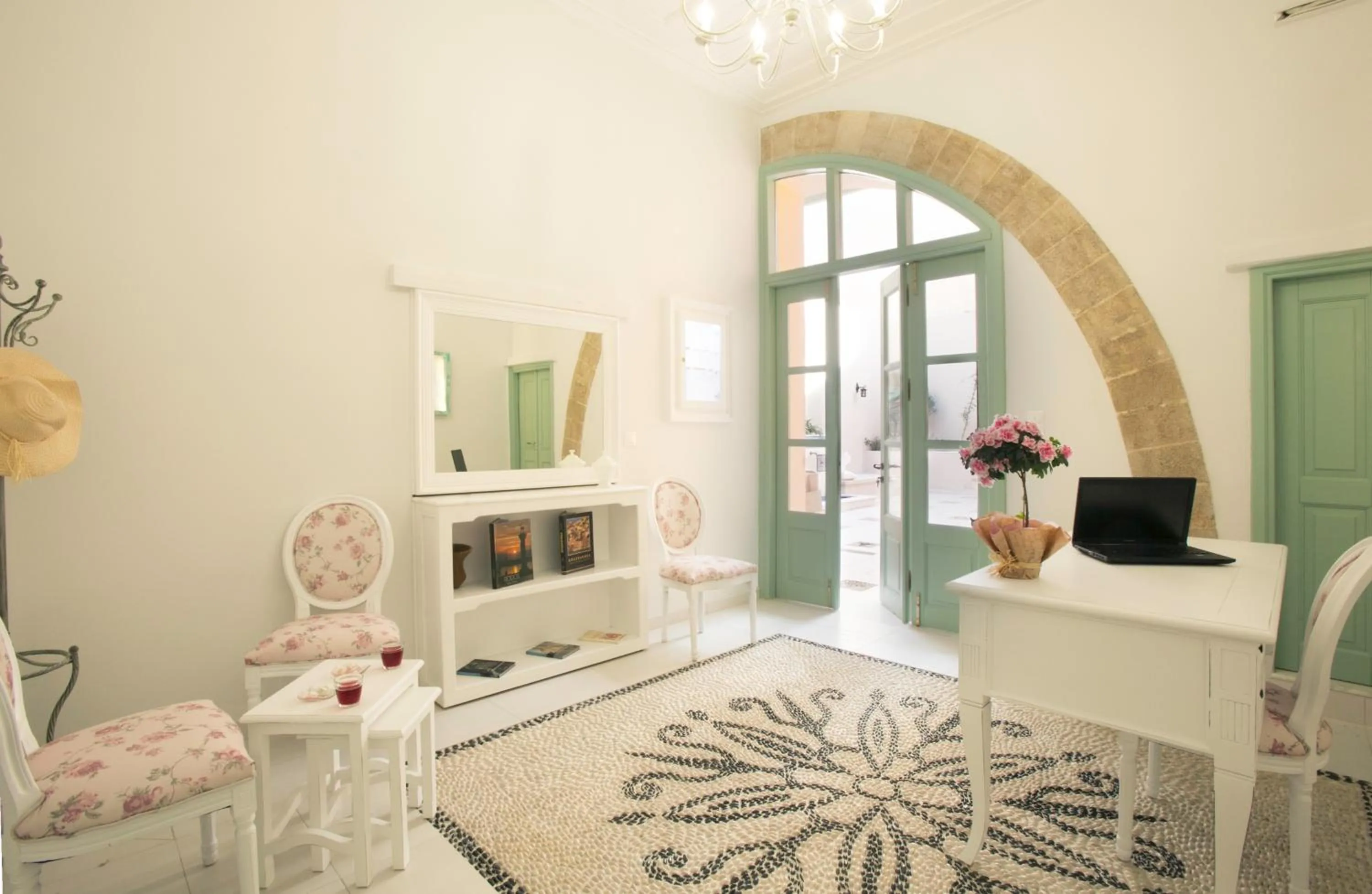 Lobby or reception in Efchi 1904