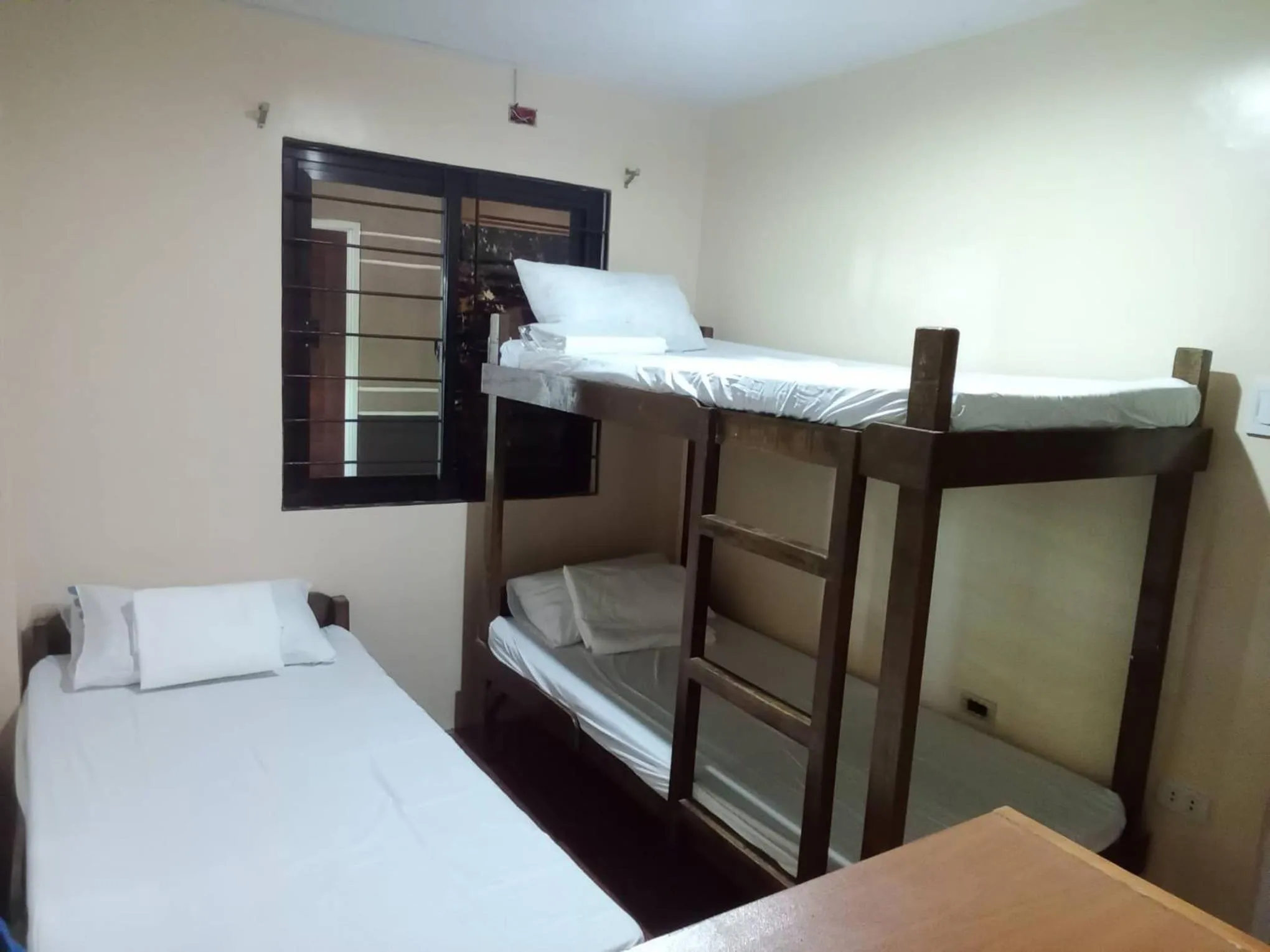 bunk bed, Bed in RedDoorz @ JJ & KAYE APARTMENT