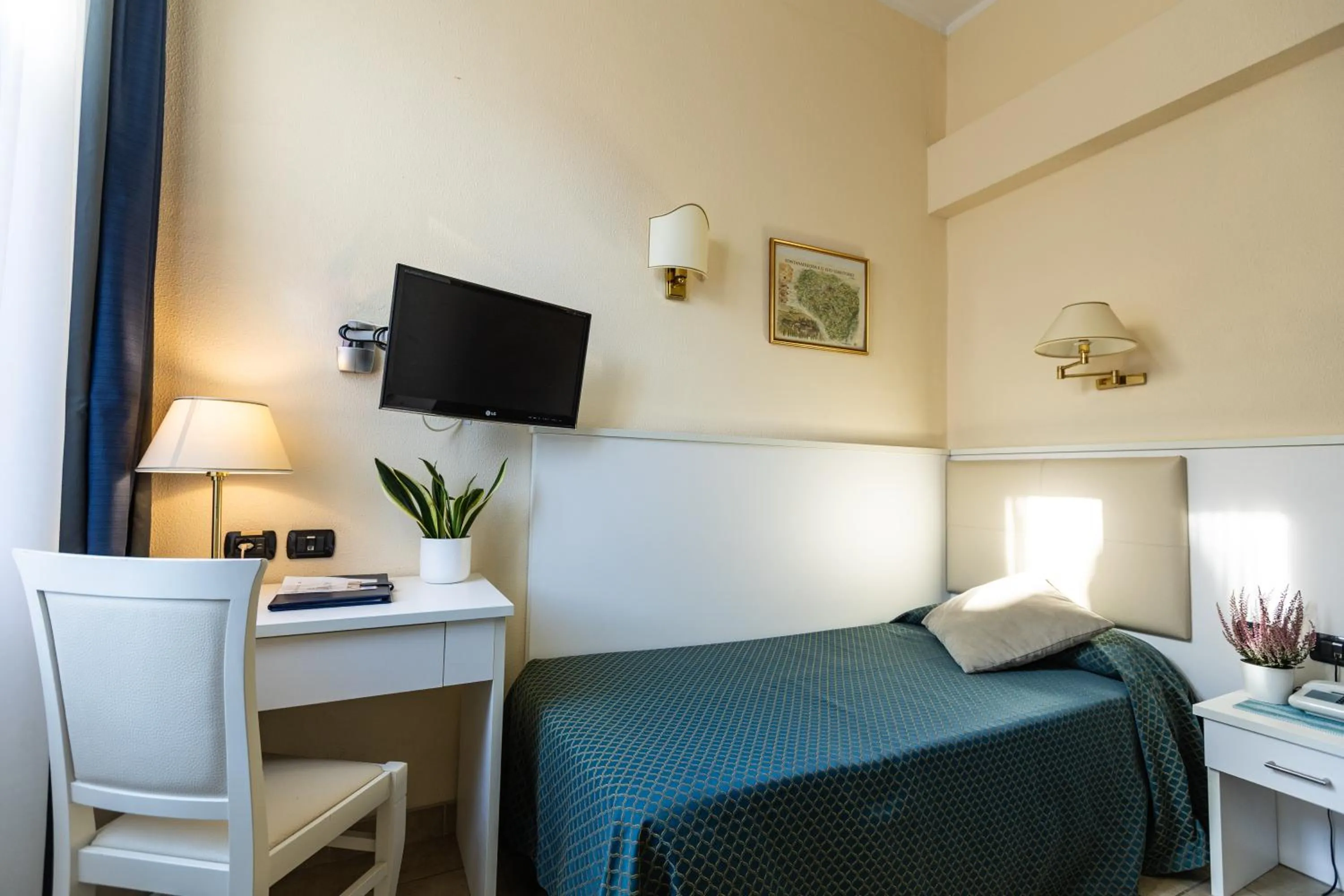 Bedroom, Bed in Hotel Stella