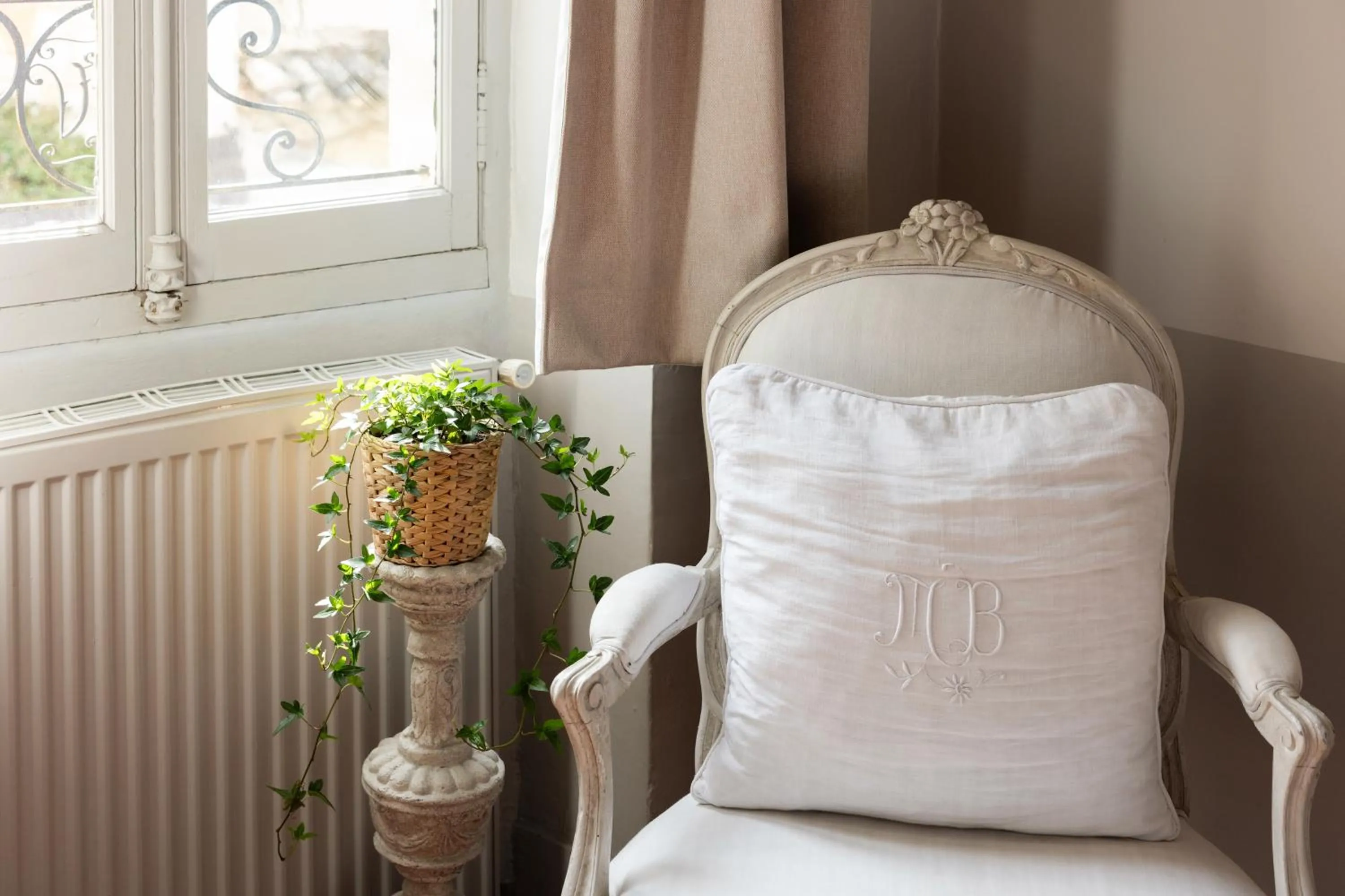 Decorative detail in La Maison du Village