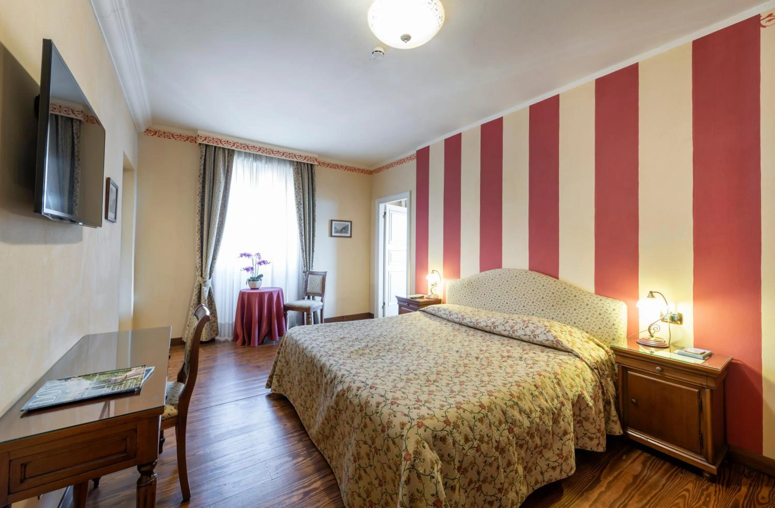 Photo of the whole room, Bed in La Dependance