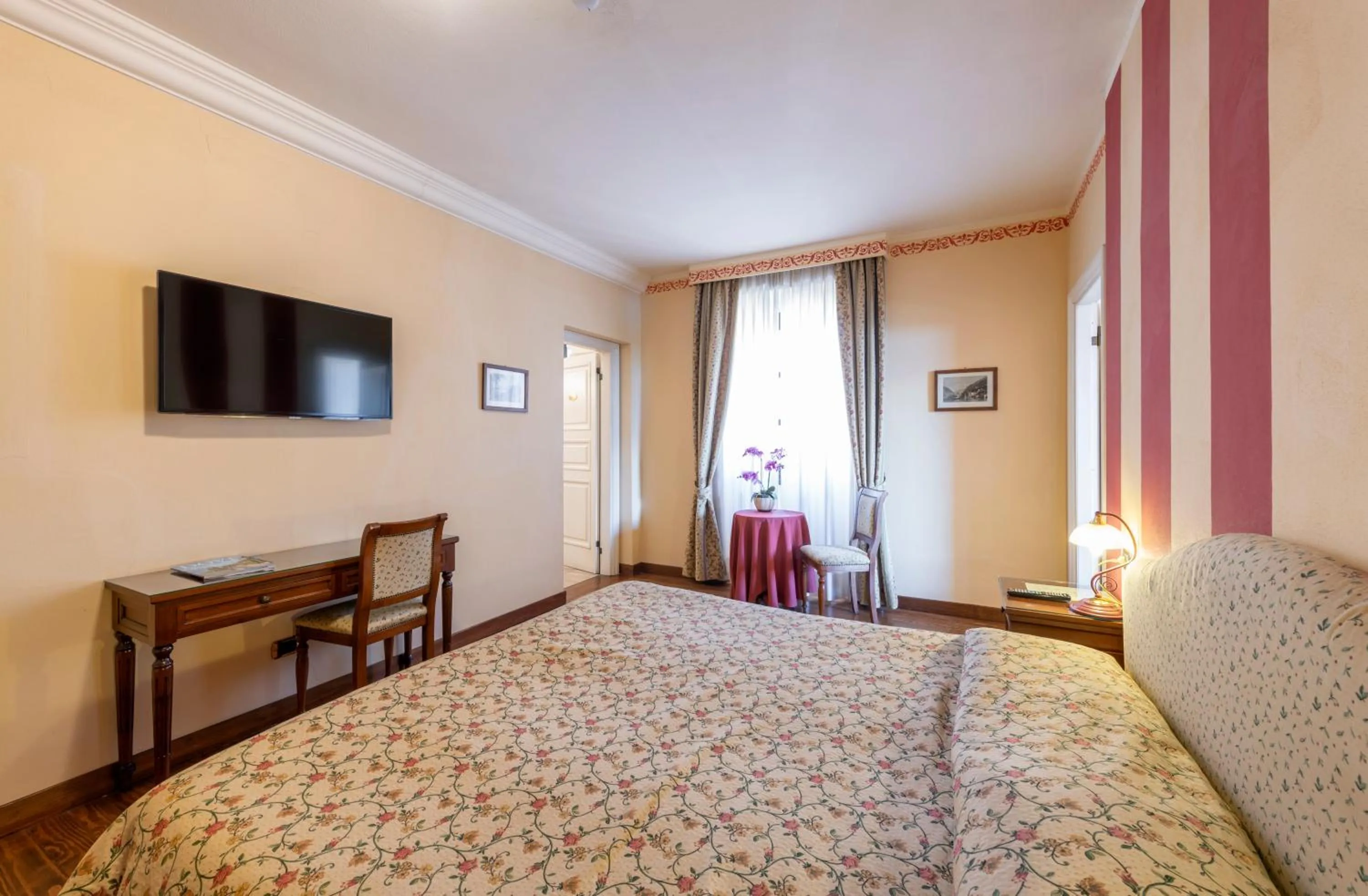 Photo of the whole room, Bed in La Dependance