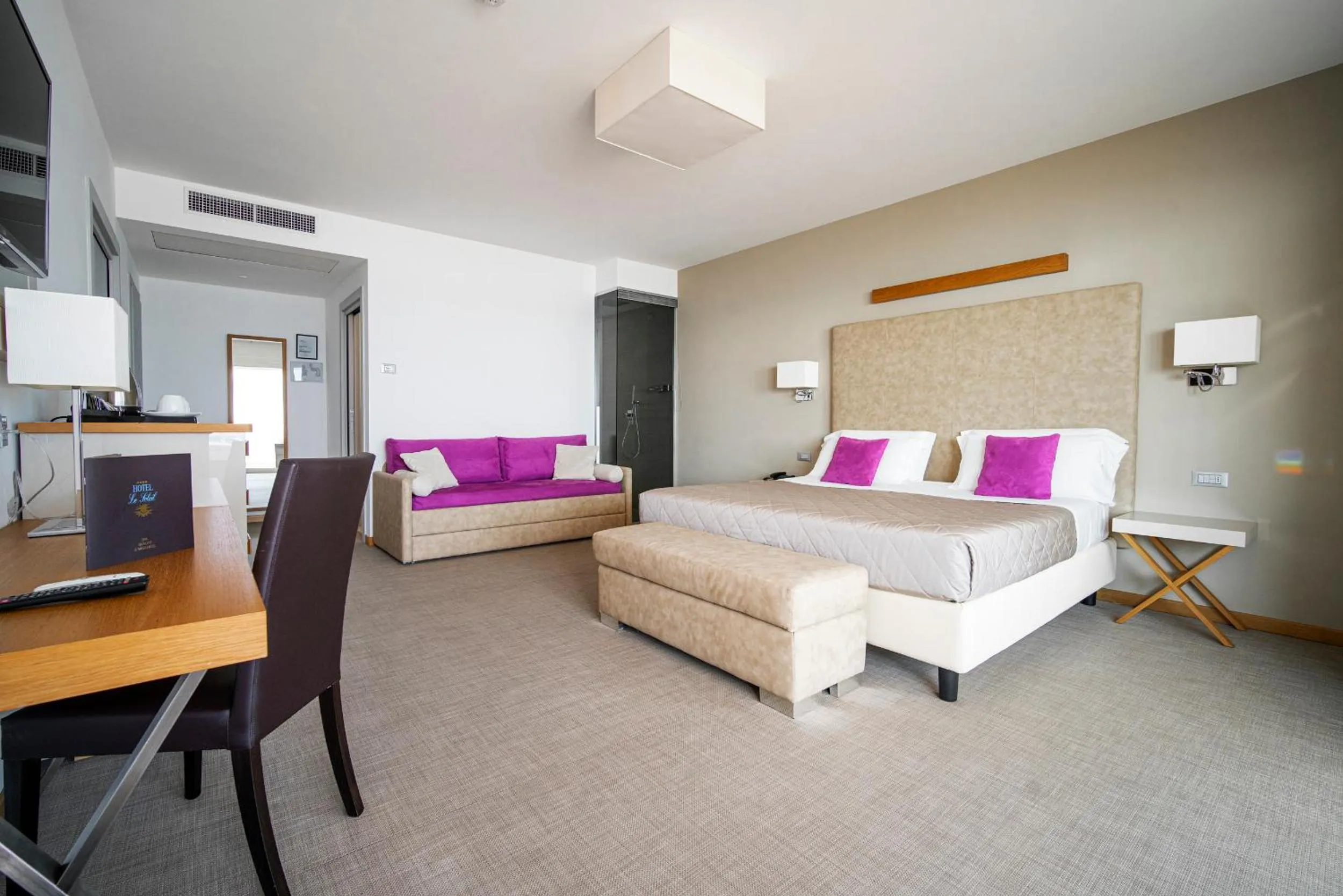 Photo of the whole room, Bed in Hotel Le Soleil