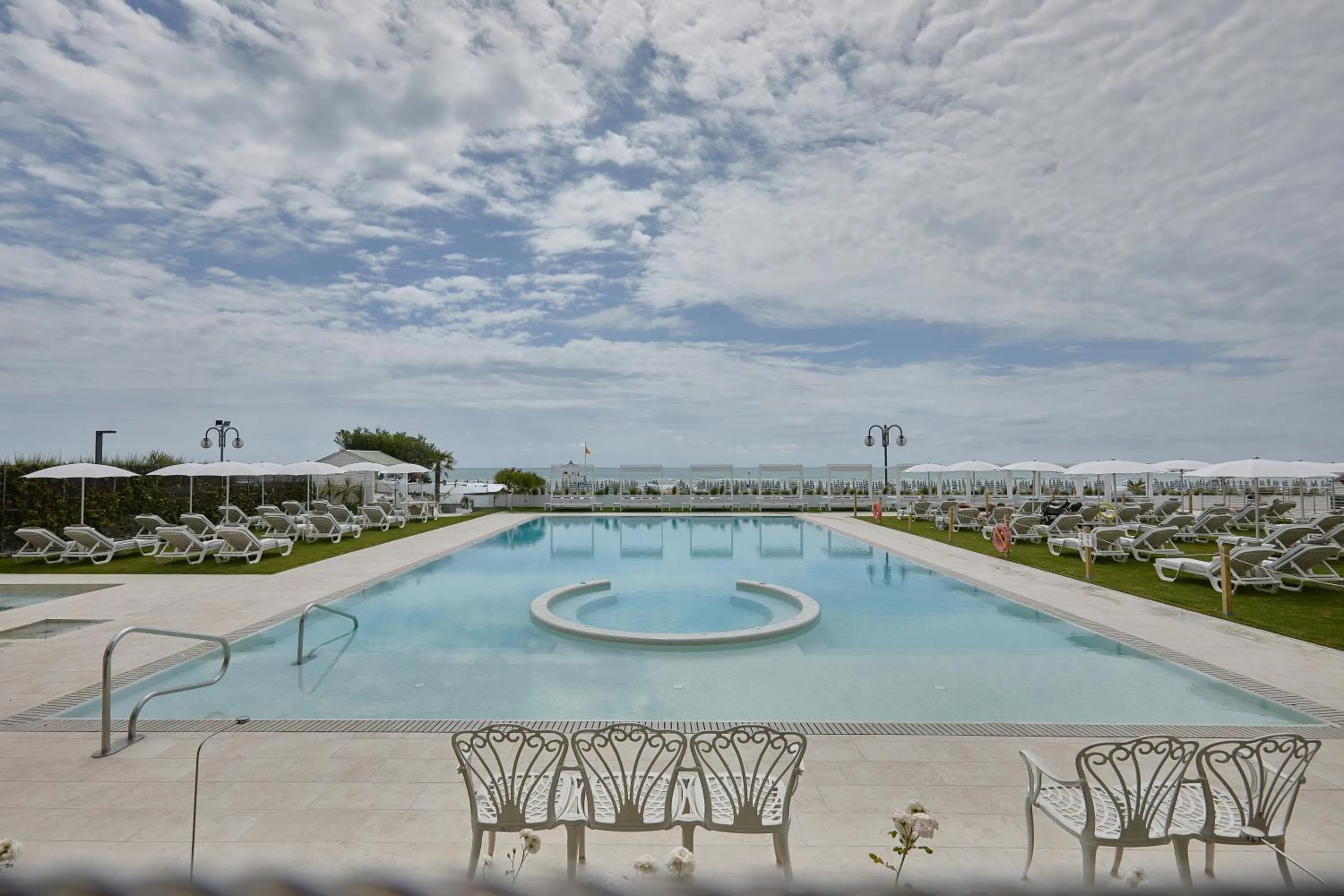 Pool view in Hotel Le Soleil