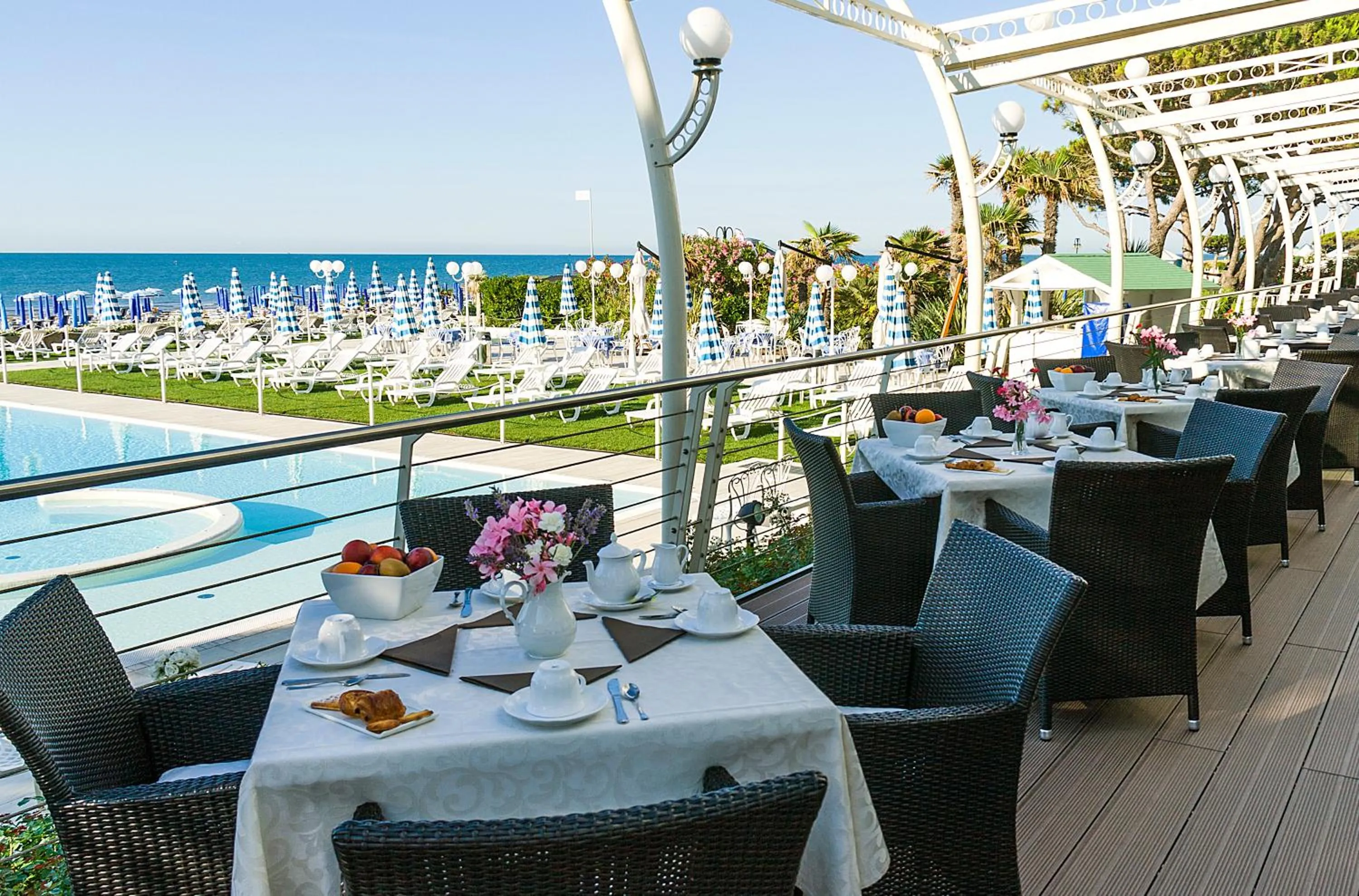 Restaurant/places to eat in Hotel Le Soleil