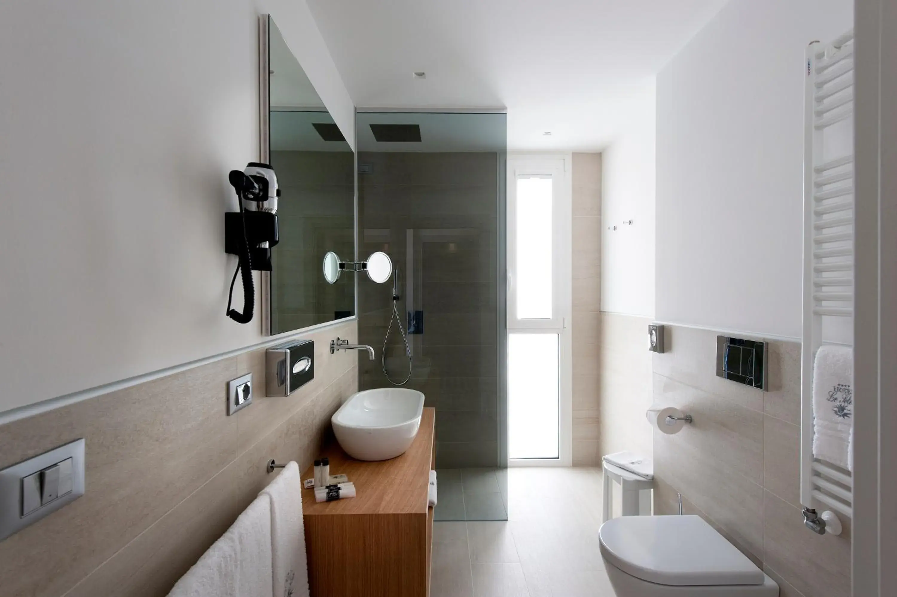 Bathroom in Hotel Le Soleil Bathroom in Hotel Le Soleil