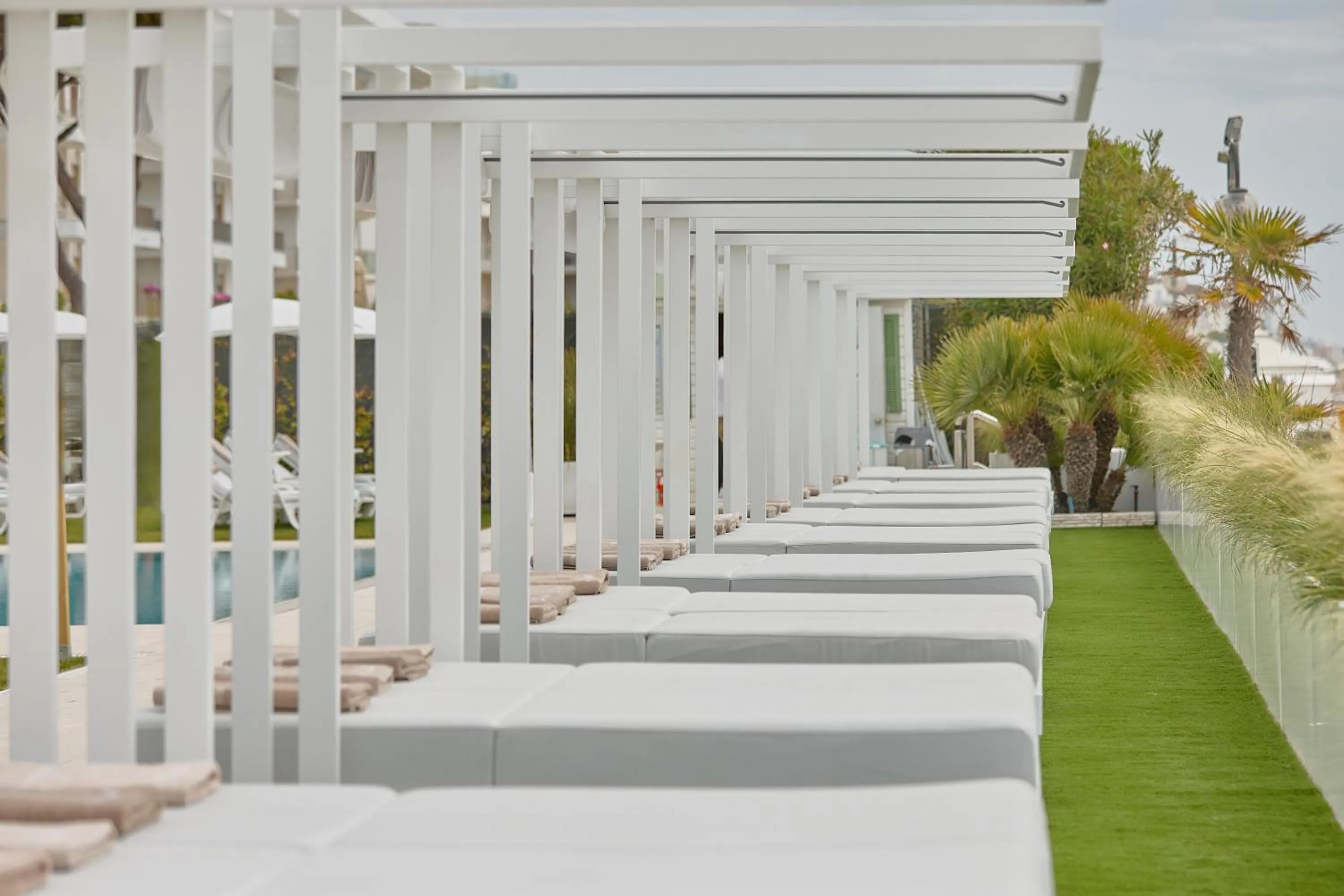Swimming pool in Hotel Le Soleil