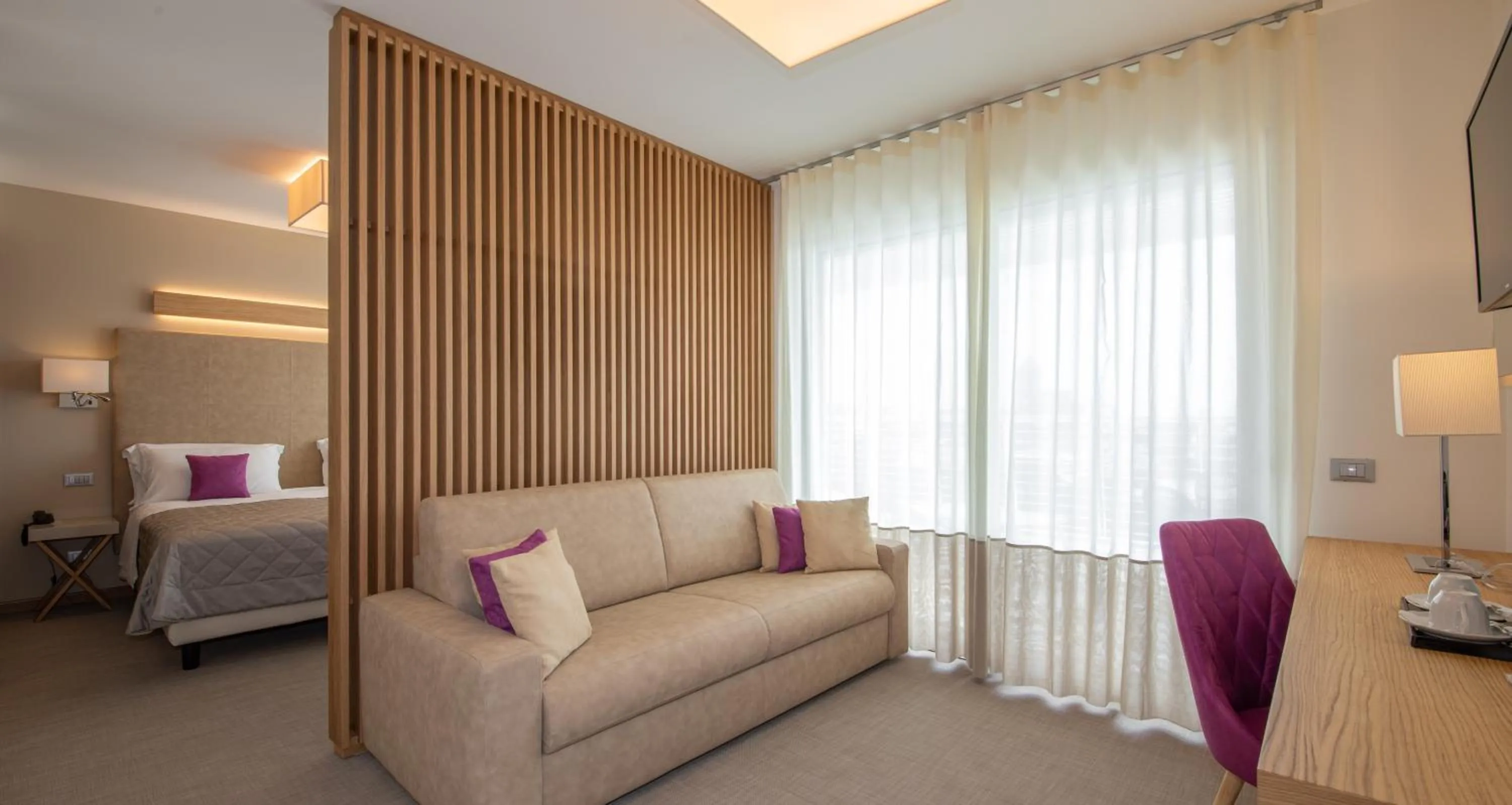 Bedroom, Bed in Hotel Le Soleil