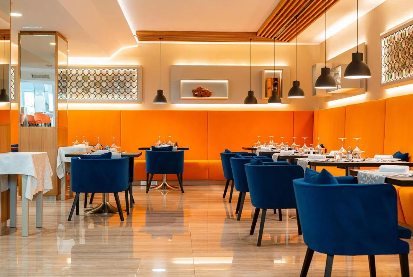 Restaurant/places to eat in Hotel Le Soleil