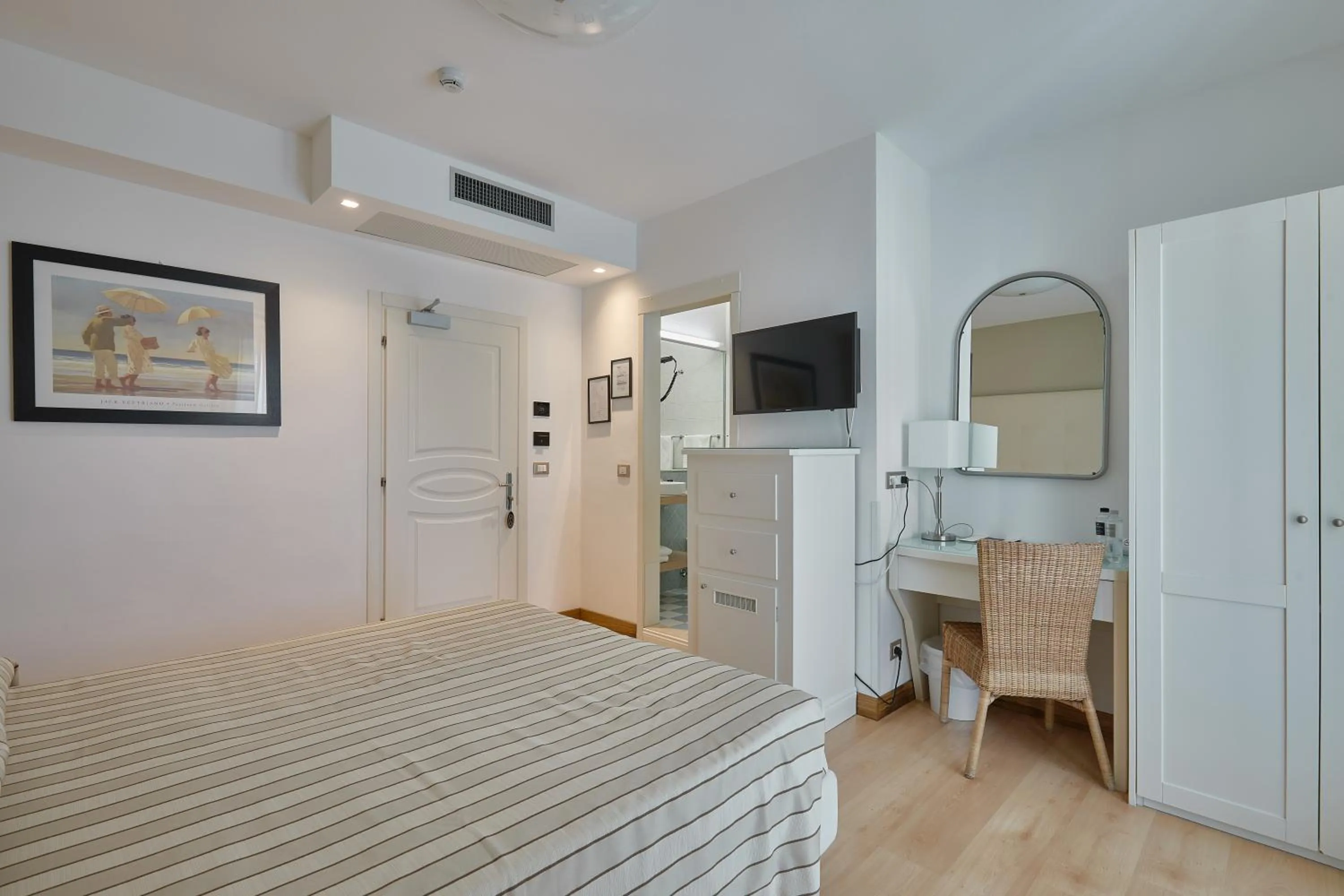 Bedroom, Bed in Hotel Le Soleil