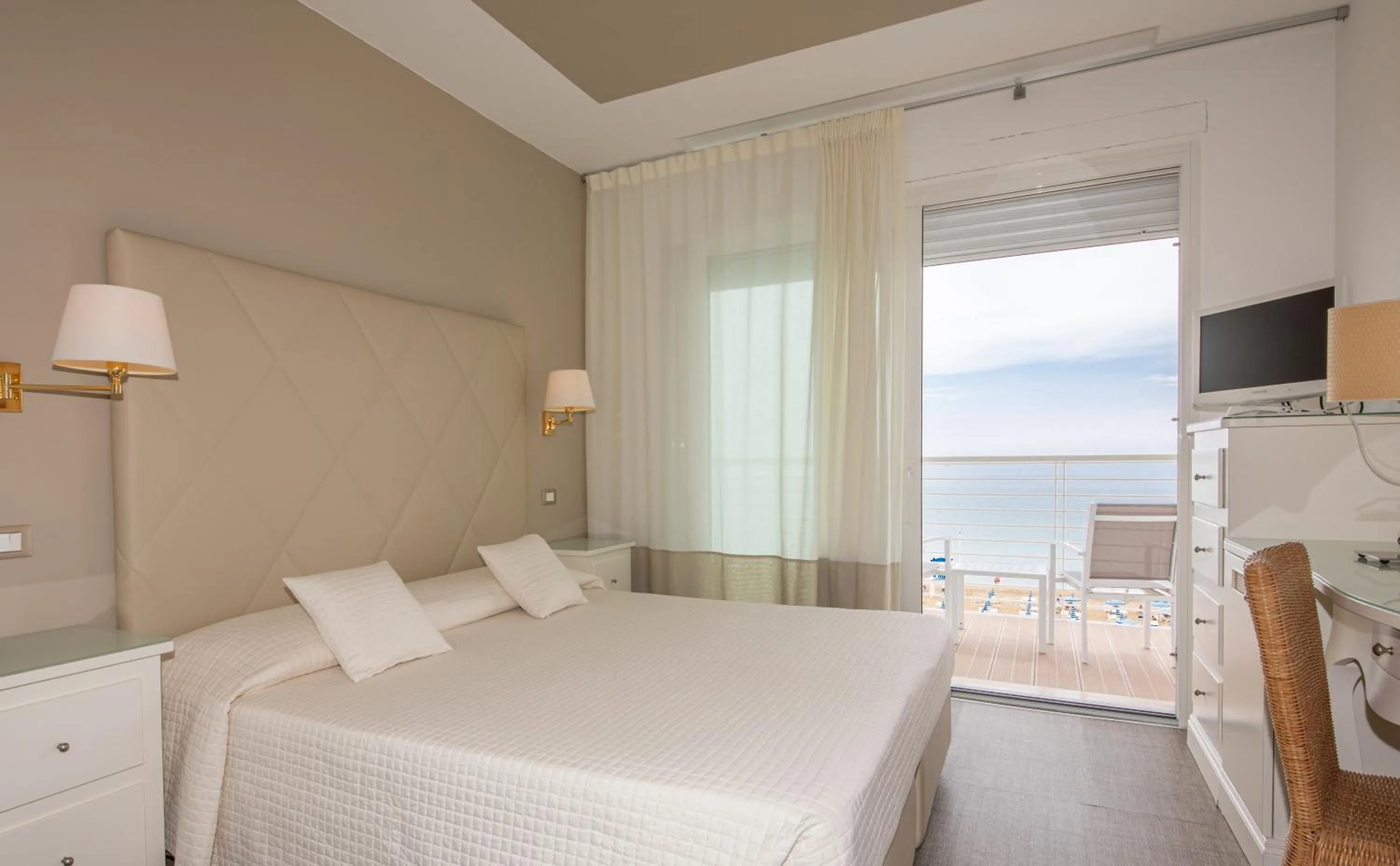 Photo of the whole room, Bed in Hotel Le Soleil