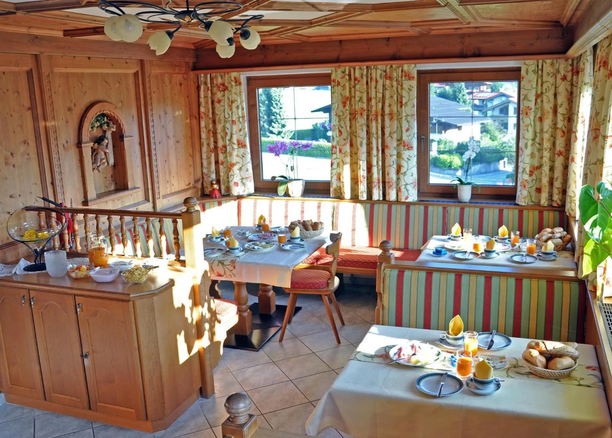 Breakfast in Haus Panorama
