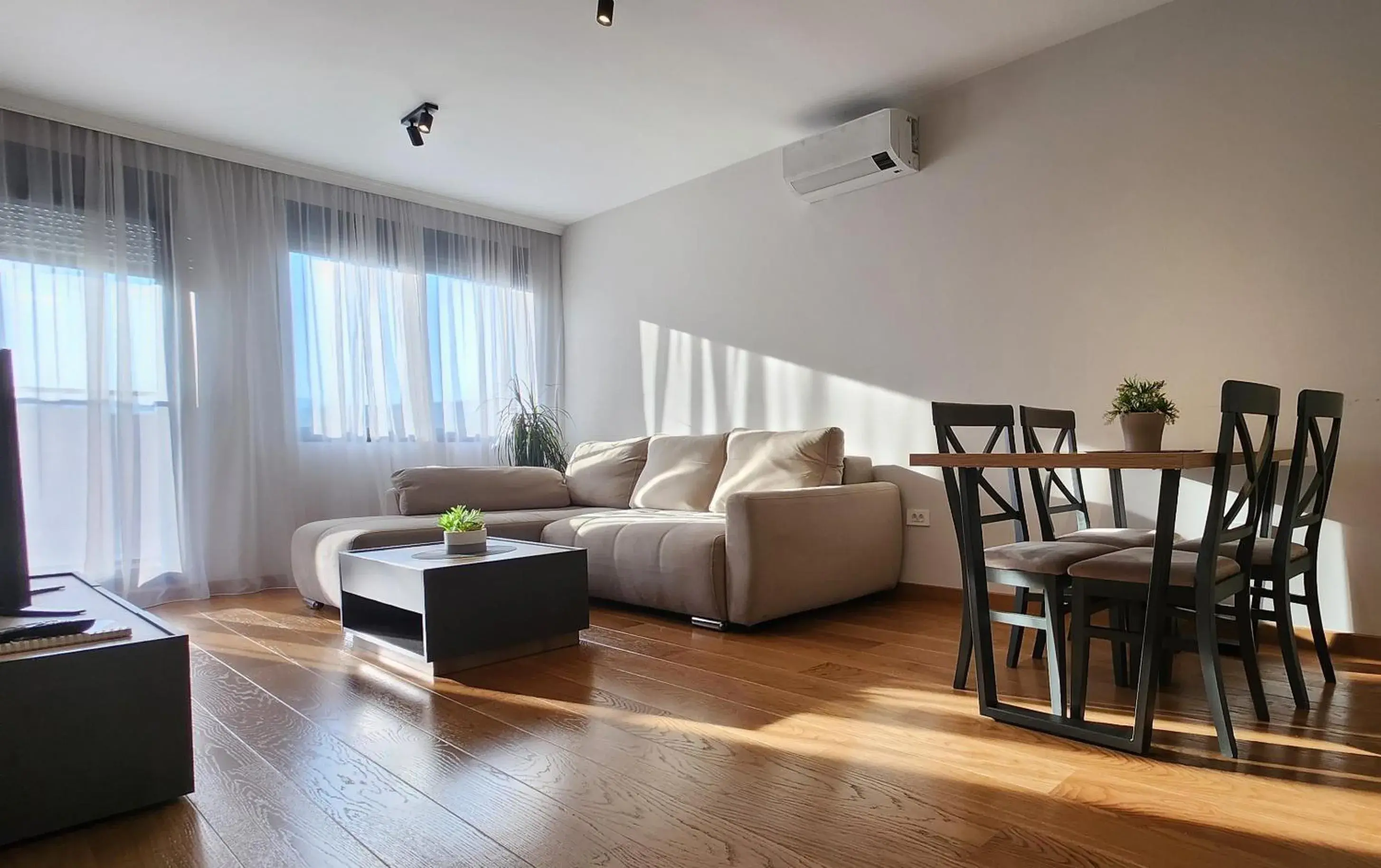 Three-Bedroom Apartment with Balcony in Green Apartments Podgorica With Garage Three-Bedroom Apartment with Balcony in Green Apartments Podgorica With Garage