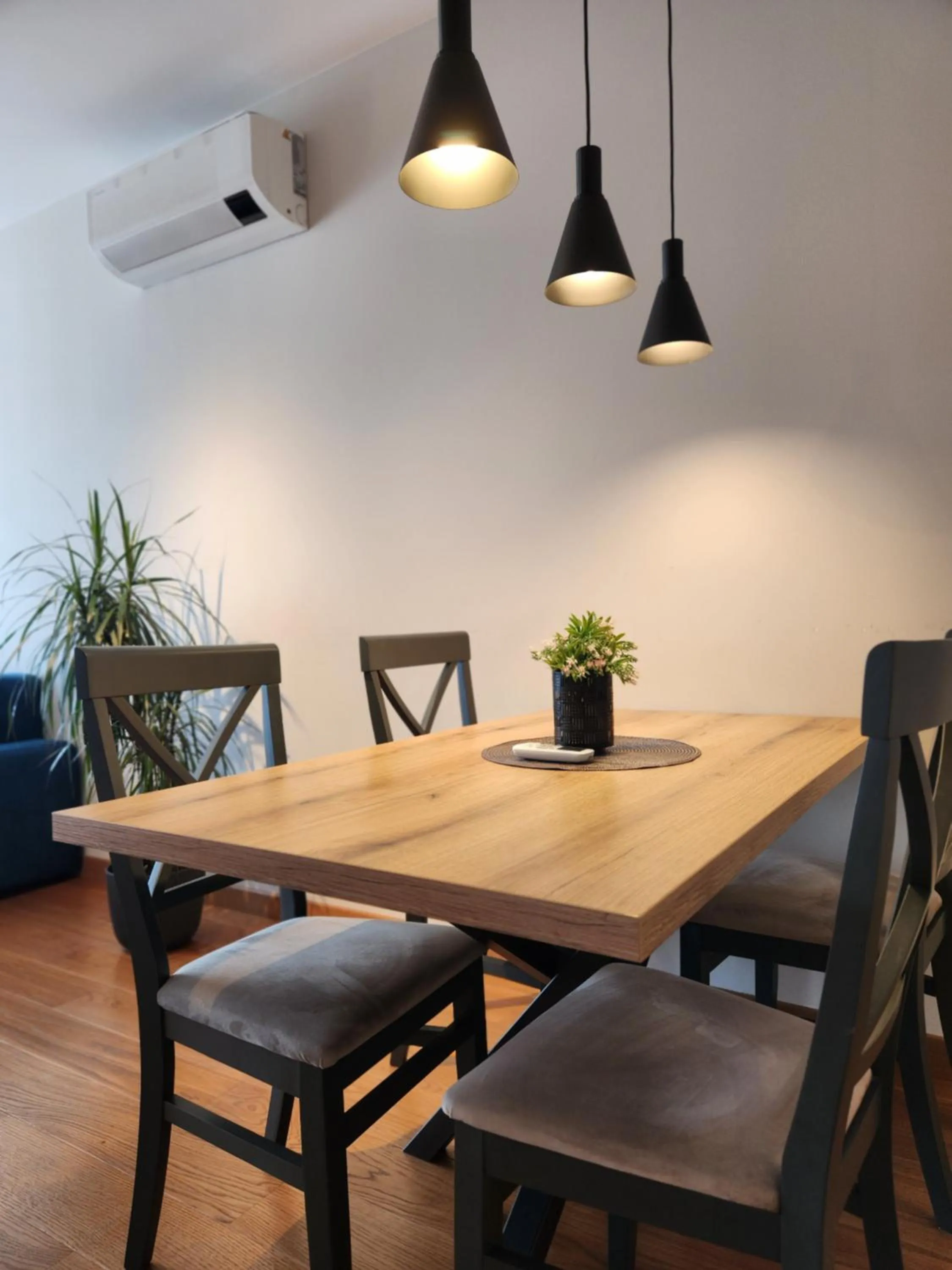 Dining area in Green Apartments Podgorica With Garage