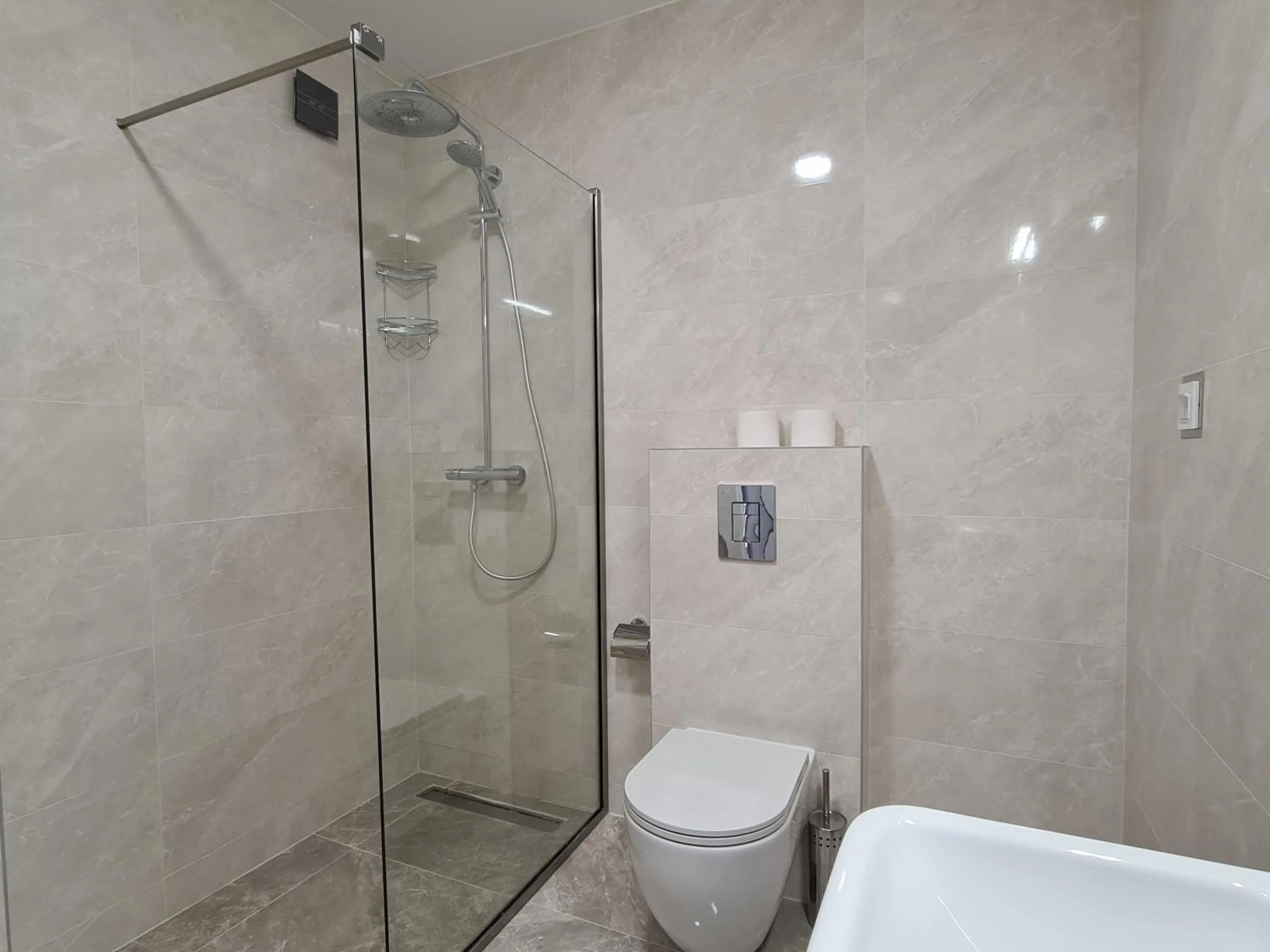 Bathroom in Green Apartments Podgorica With Garage