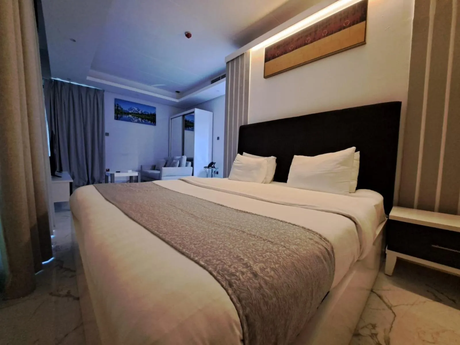 VIP, Bed in Al Safwa One