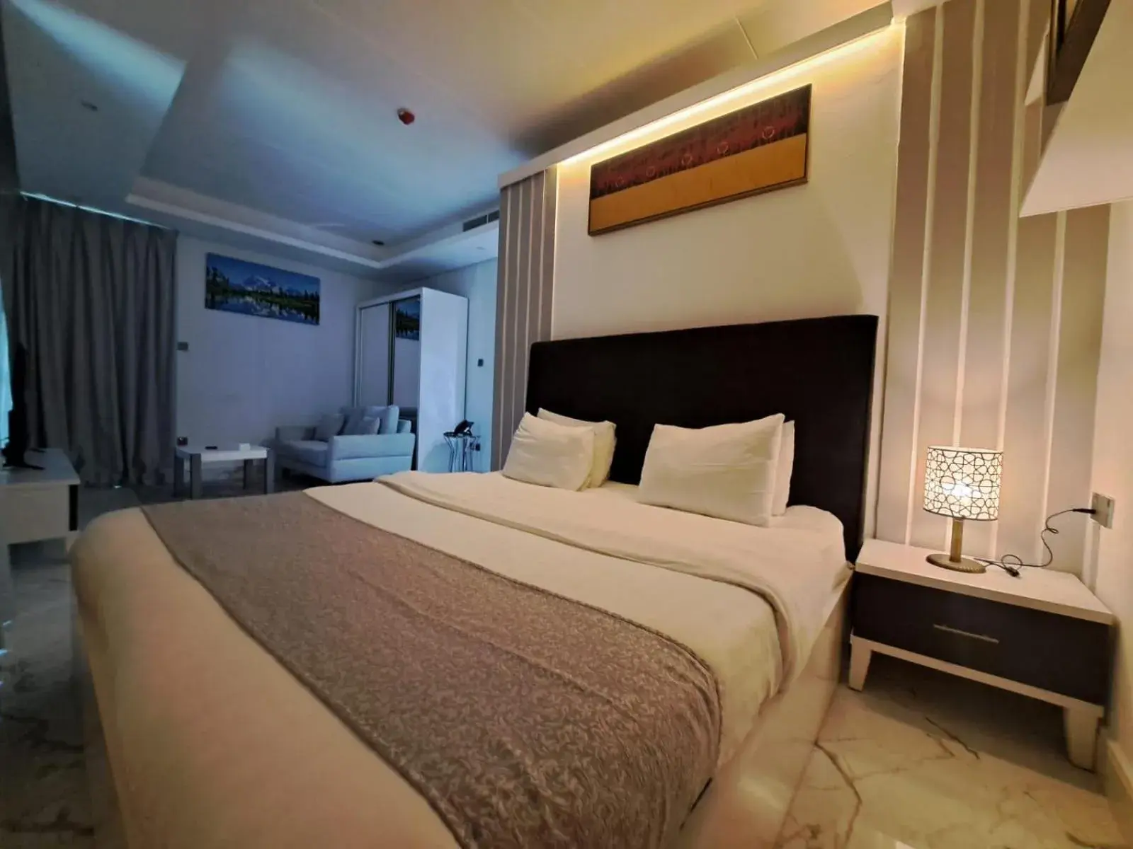 Standard Studio in Al Safwa One Standard Studio in Al Safwa One