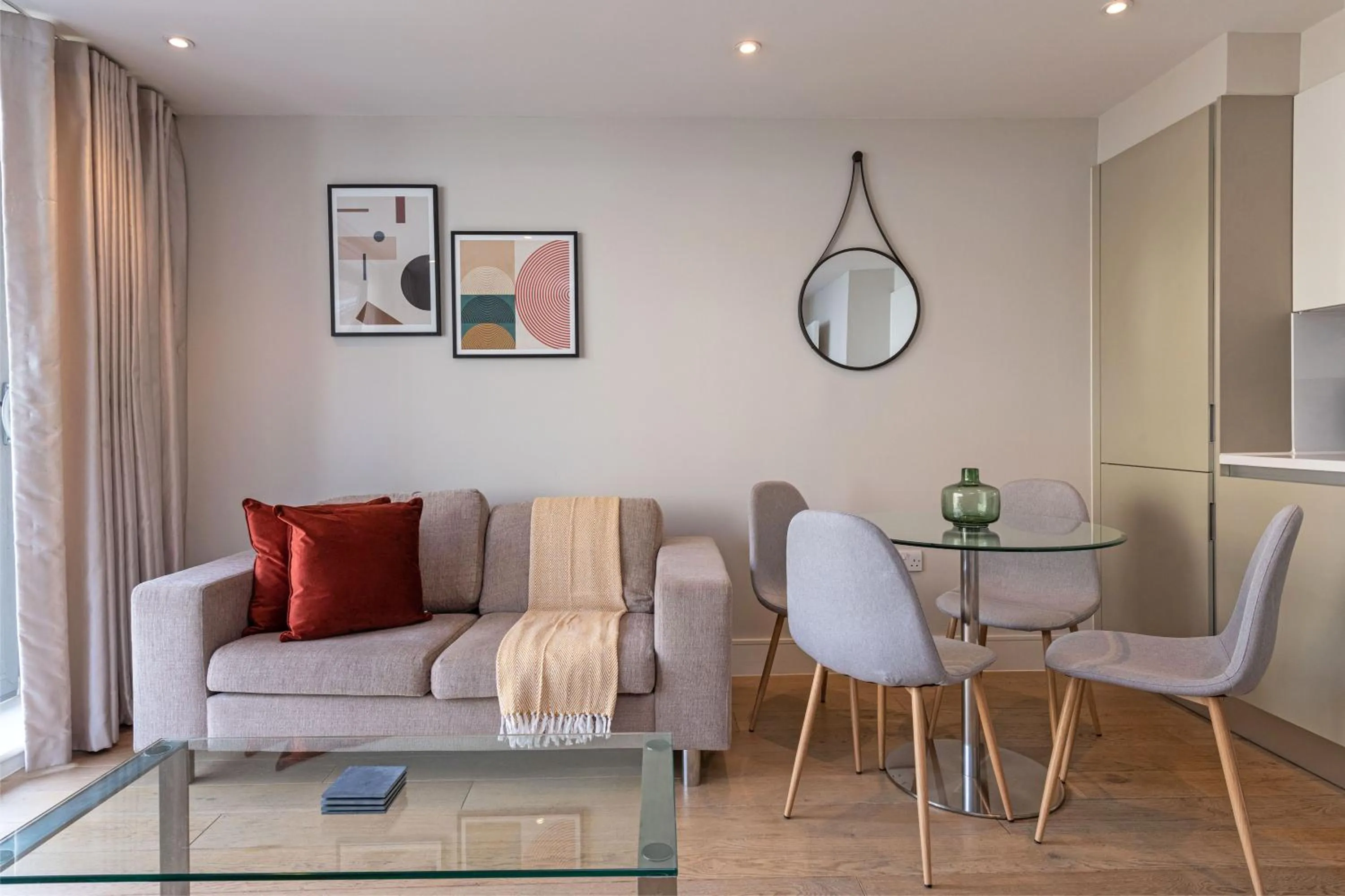 Seating area in Stayo Apartments Southbank