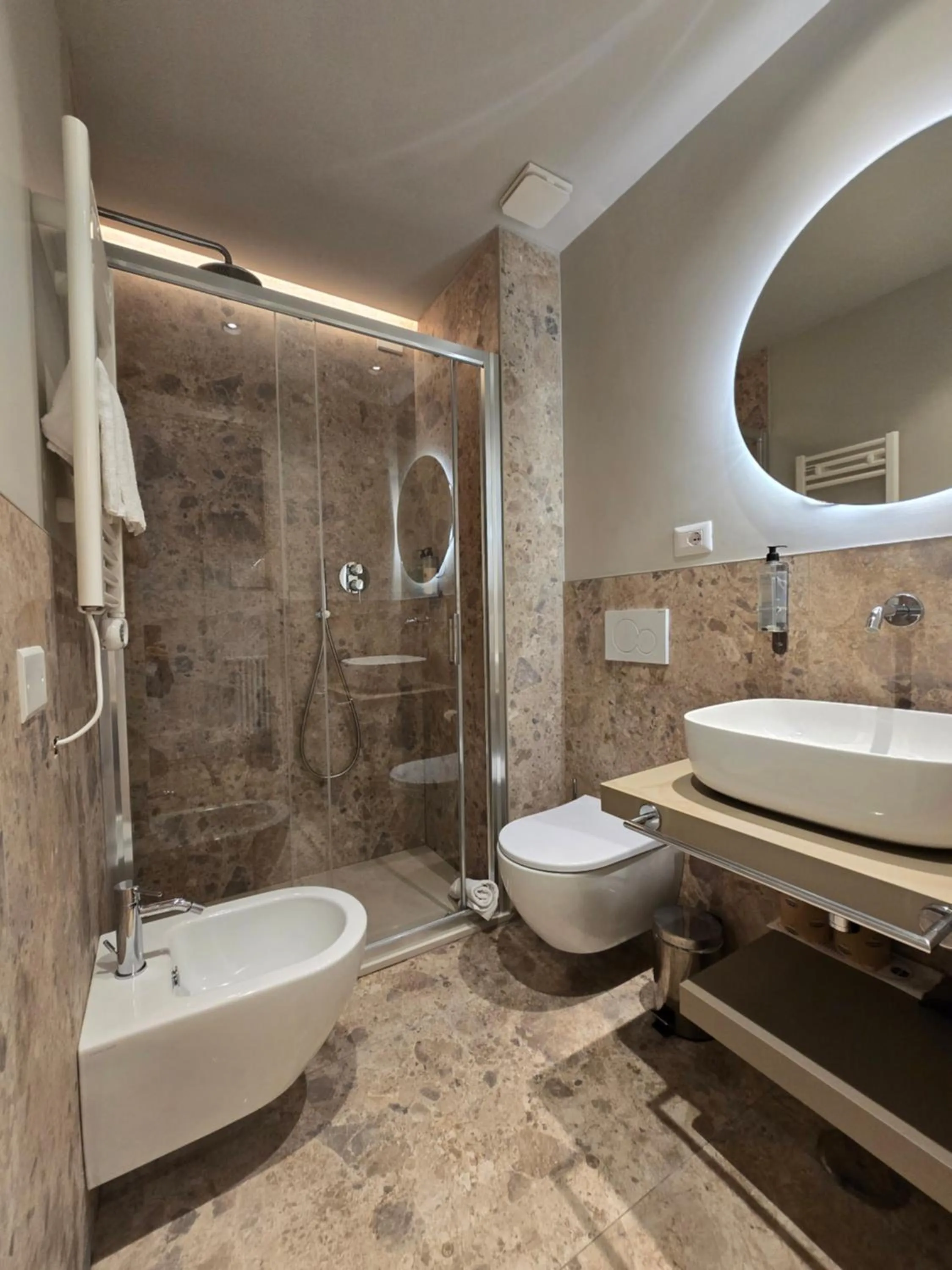 Shower in Hotel Porta Pia