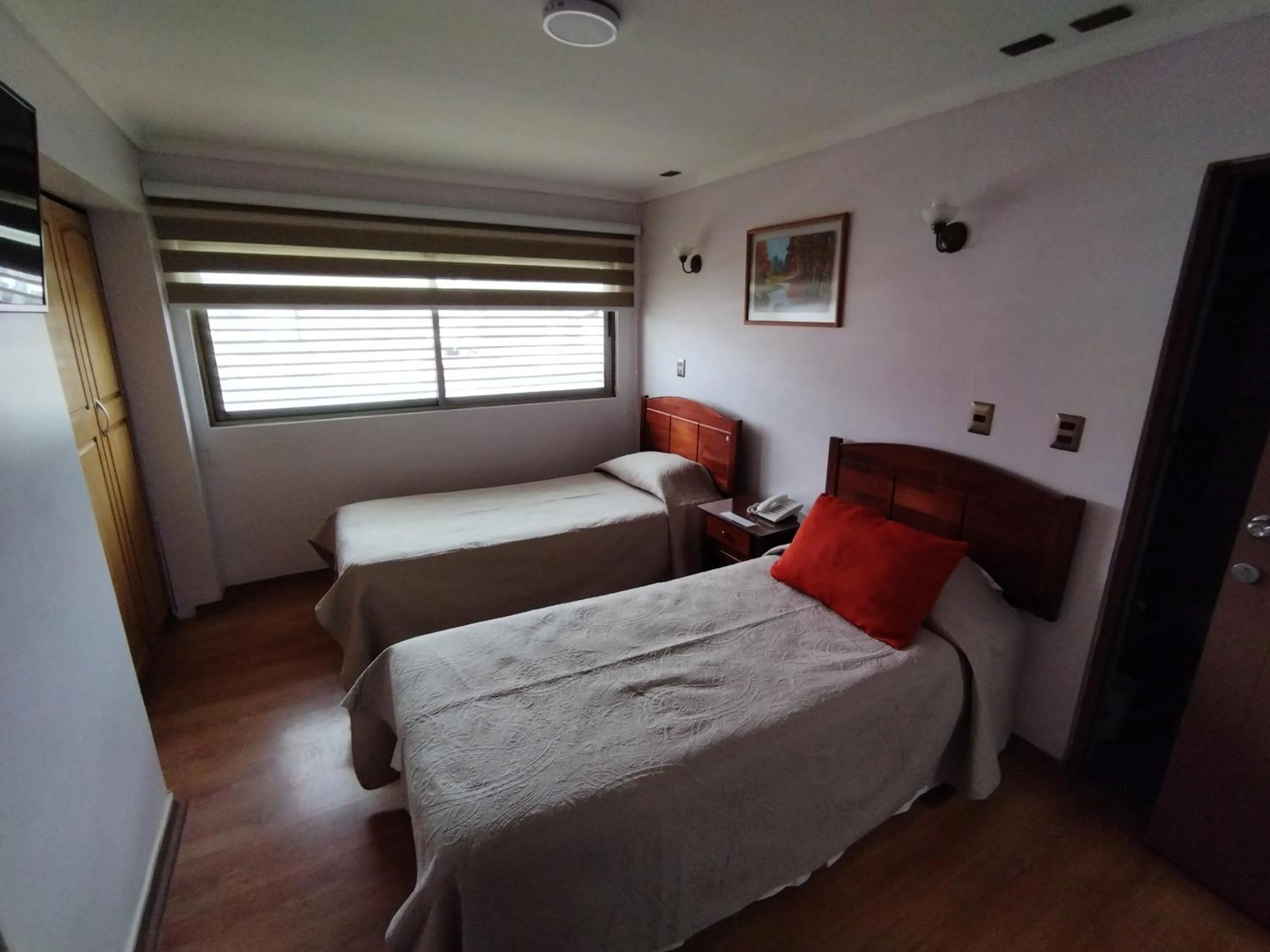 Bed in HOTEL MILLARAY INN express