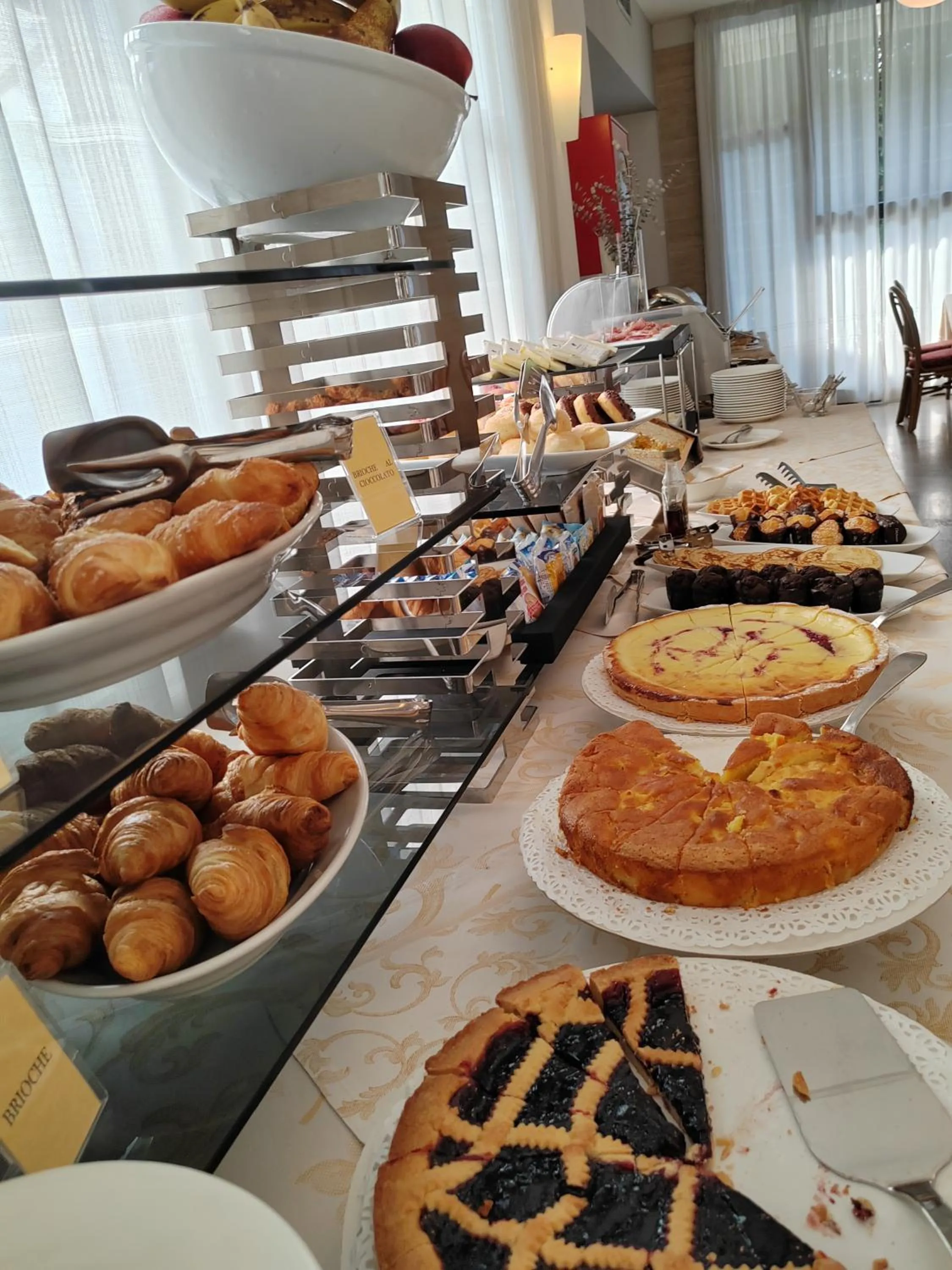Buffet breakfast in Hotel Acapulco