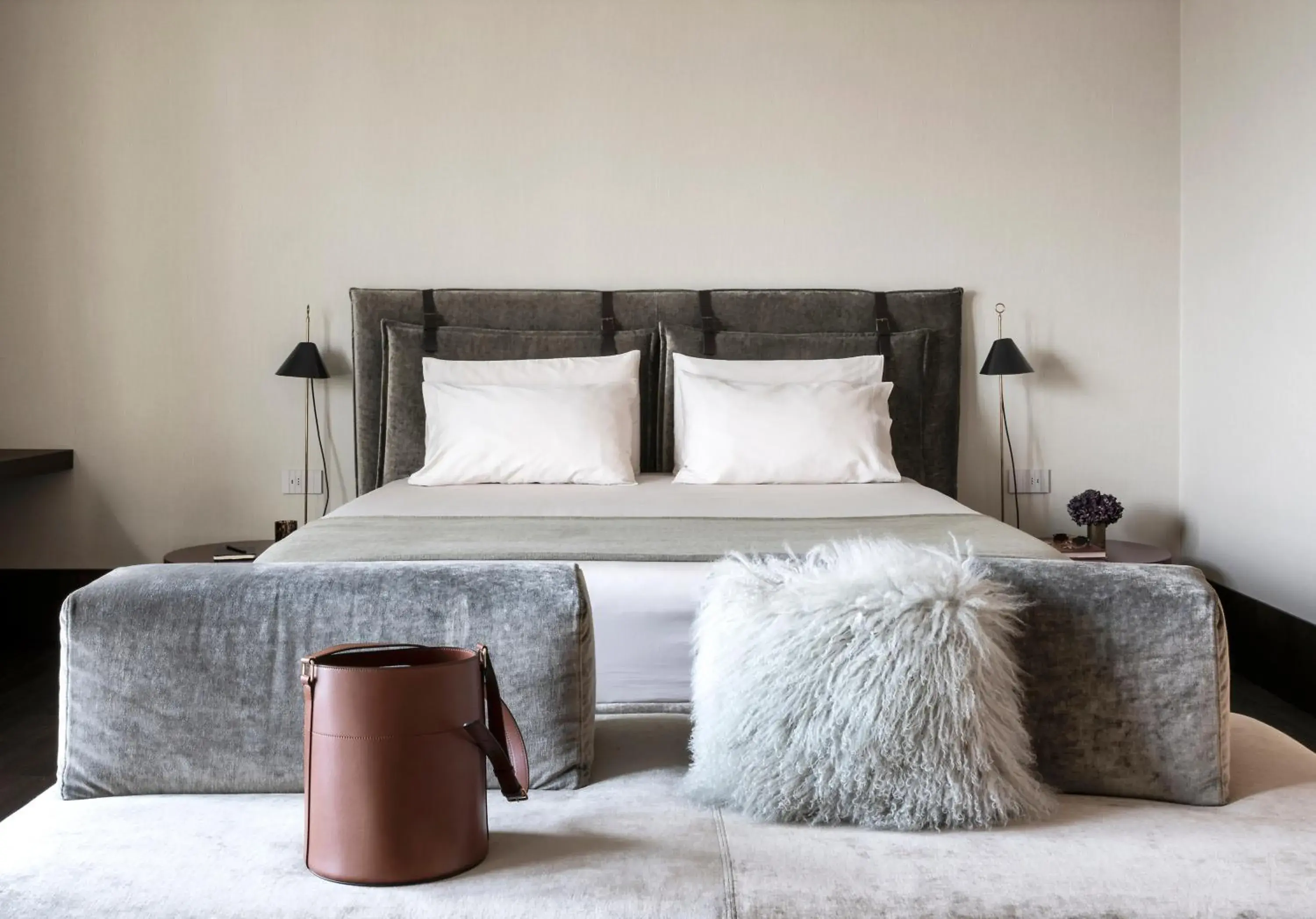 Bed in Litta Palace Milano Bed in Litta Palace Milano