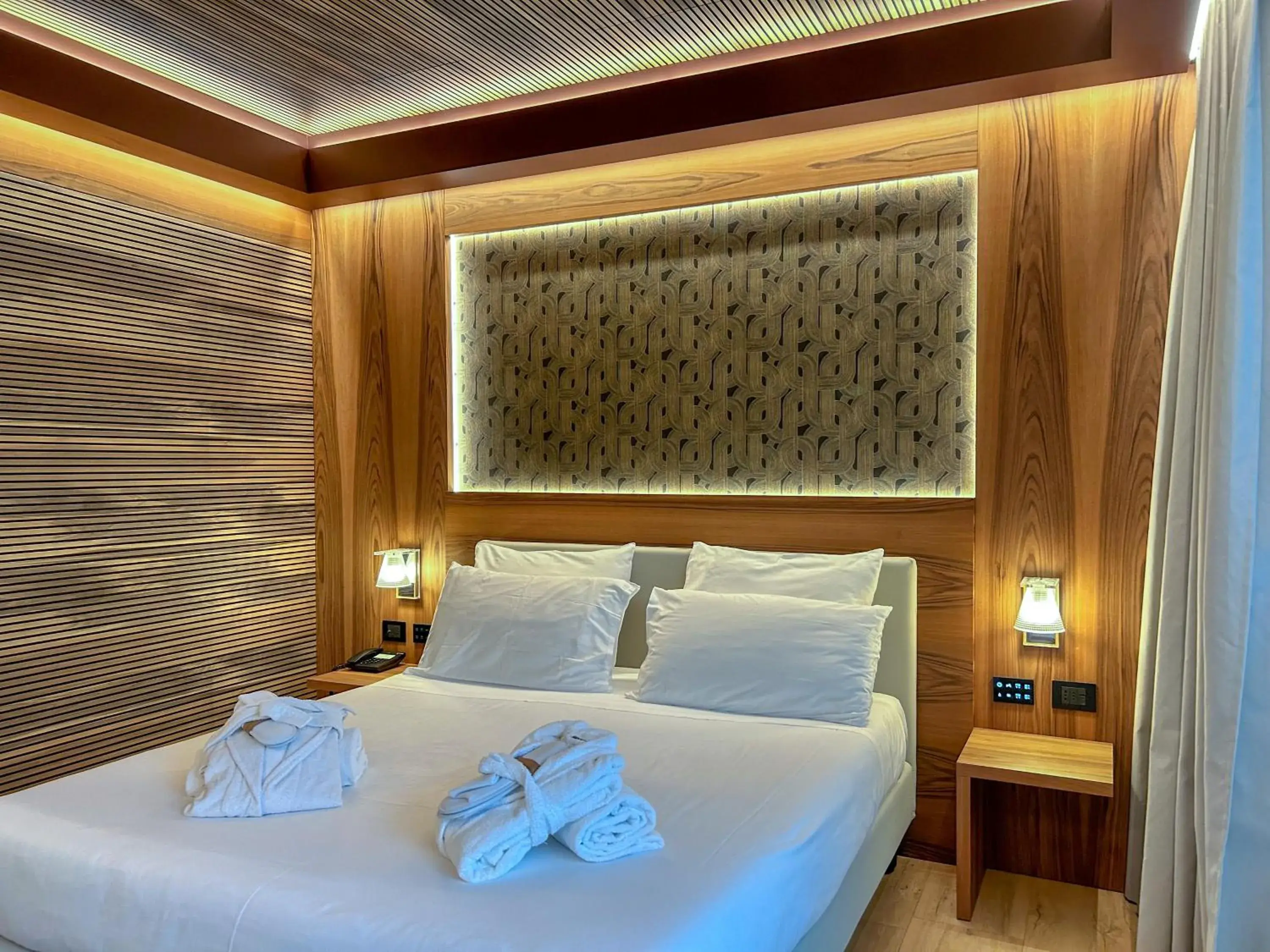 Executive Double Room with Balcony - First Floor in Alevic Hotel Sirmione Executive Double Room with Balcony - First Floor in Alevic Hotel Sirmione