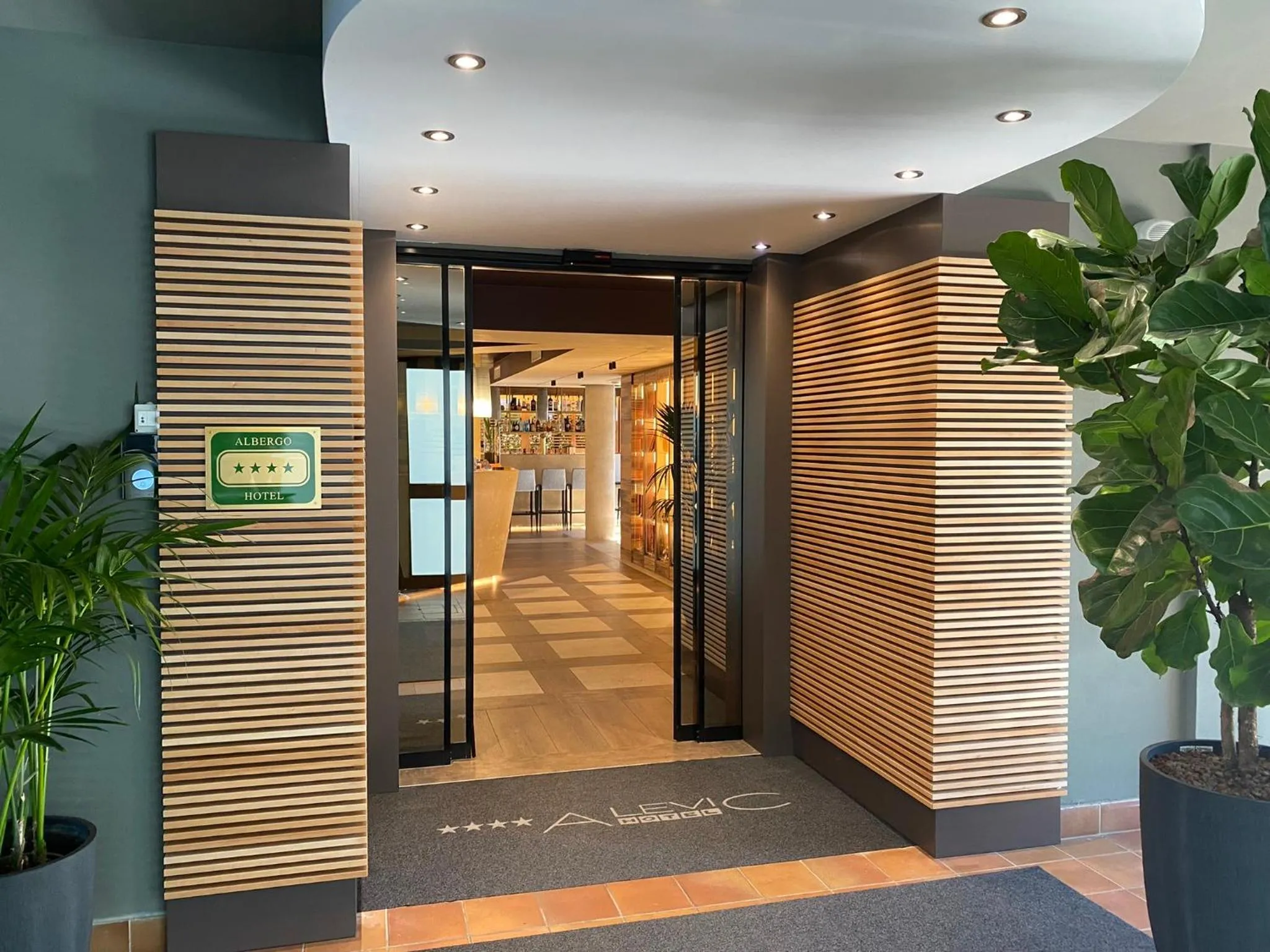 Facade/entrance in Alevic Hotel Sirmione