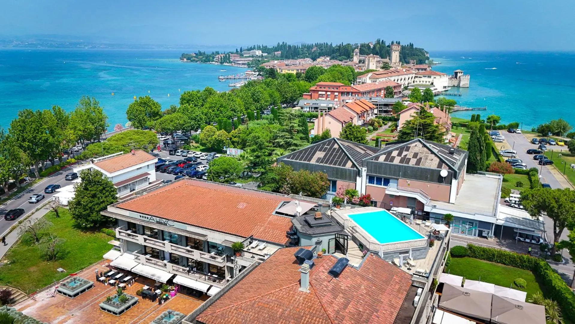 Property building in Alevic Hotel Sirmione