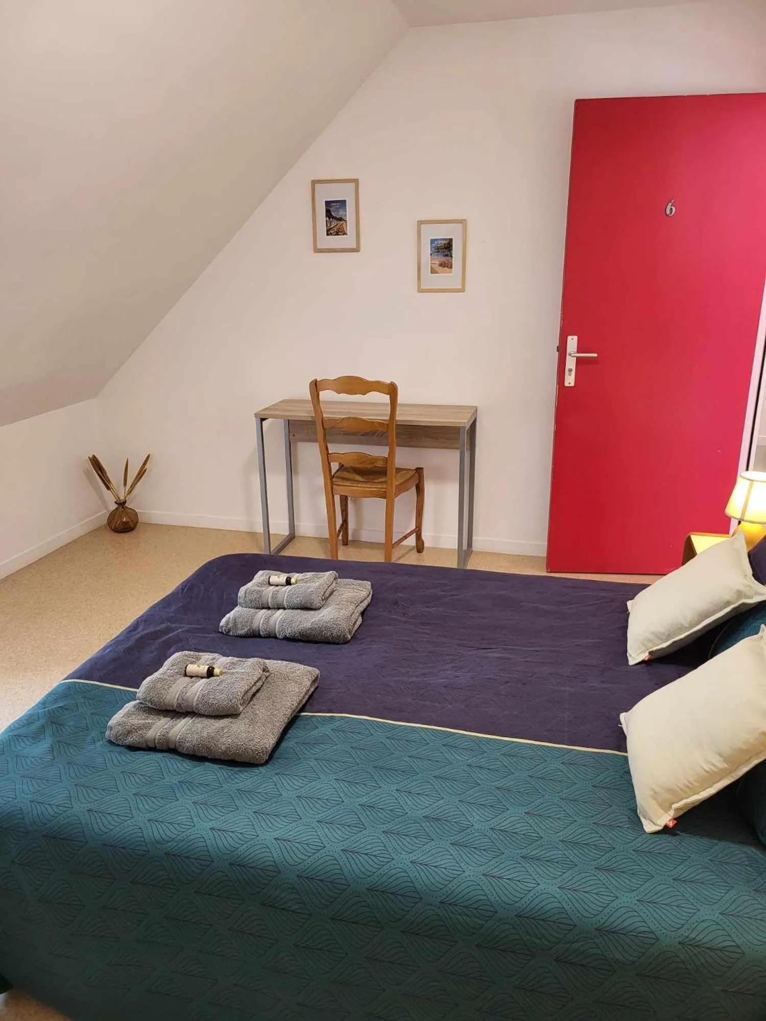 Bed in Auberge de la vallée de la douve