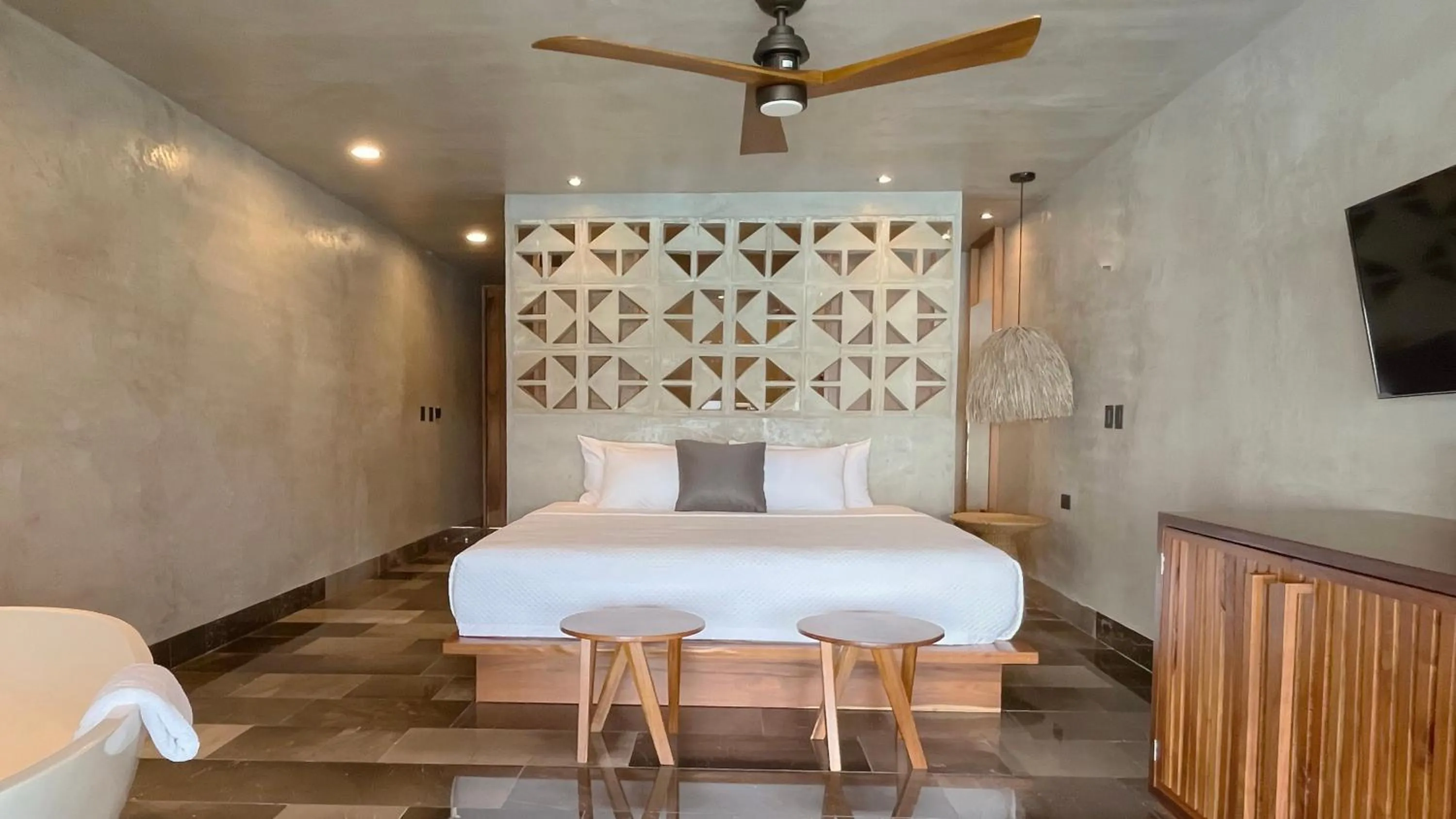 Photo of the whole room, Bed in Hotel Amainah Bacalar Adults Only