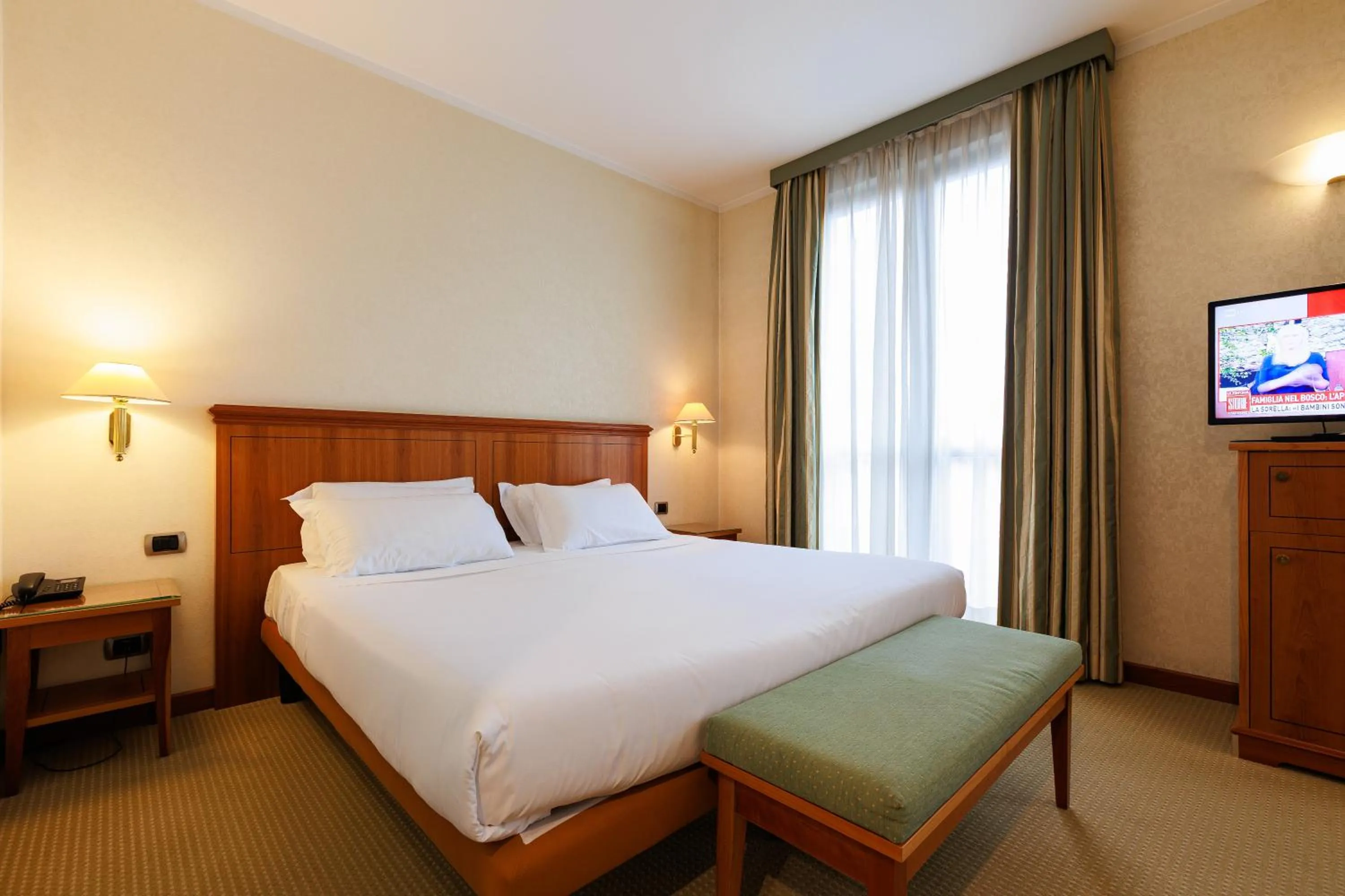 Bed in Hotel Excelsior Magenta