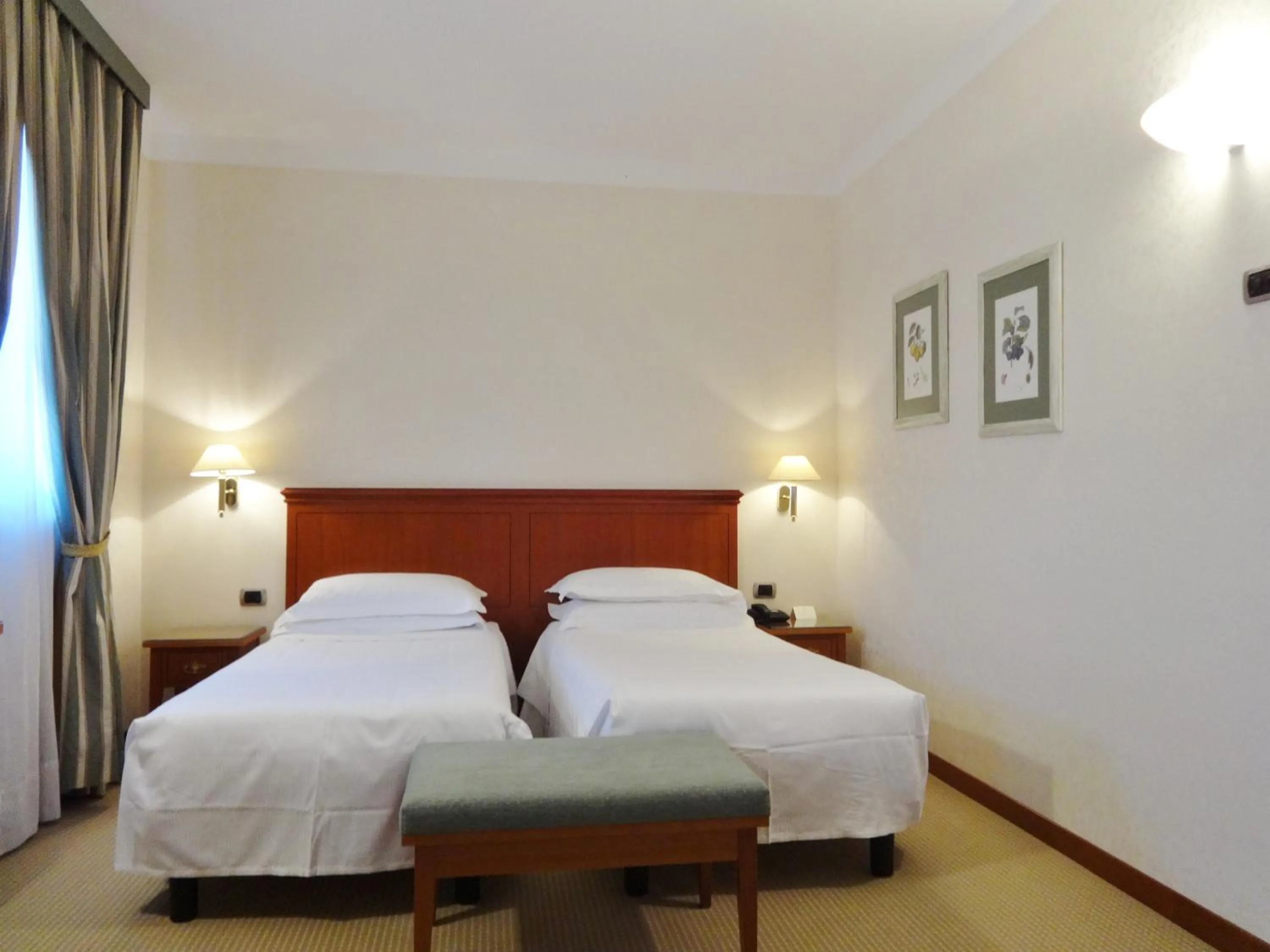 Bed in Hotel Excelsior Magenta