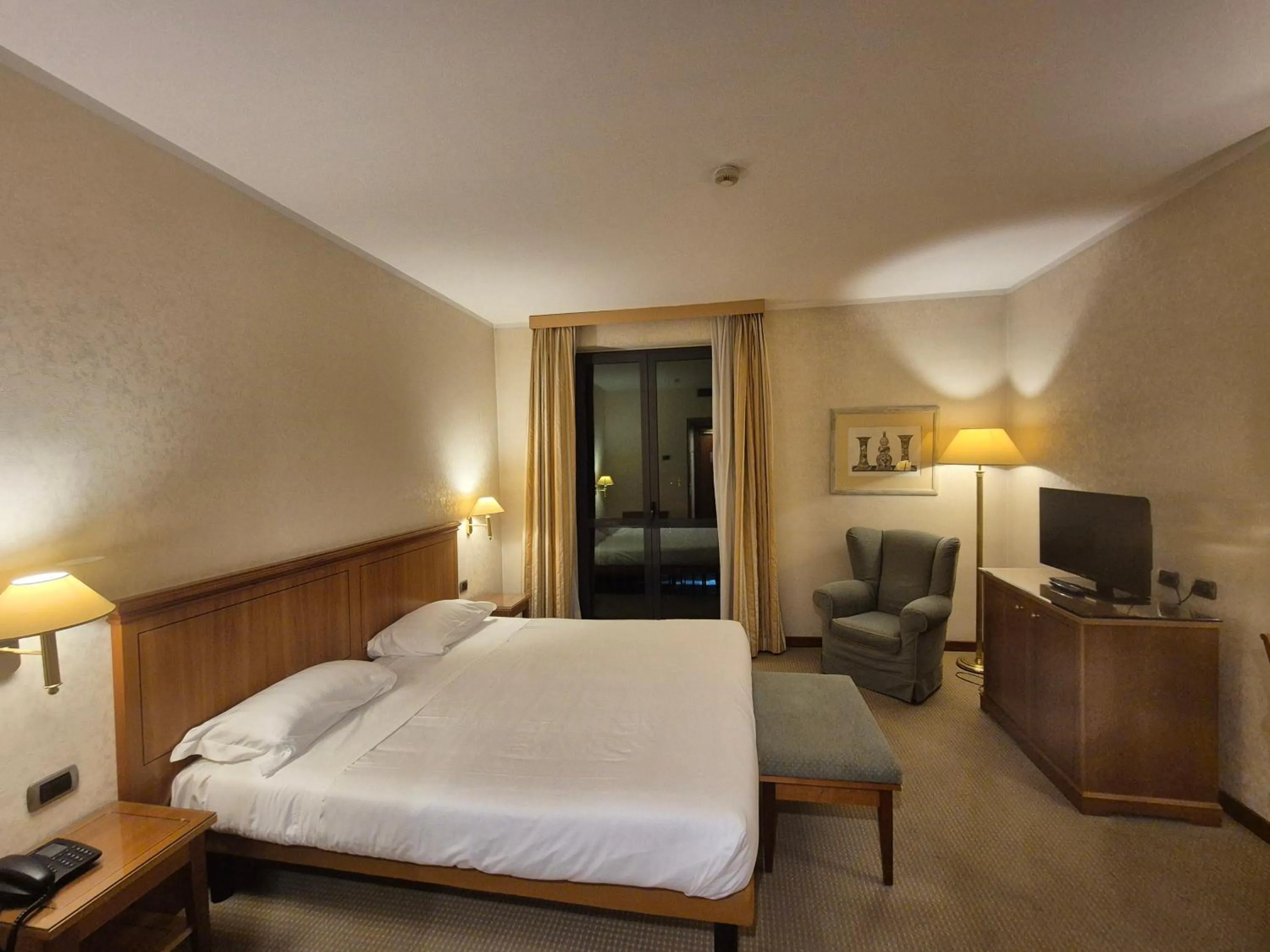 Bed in Hotel Excelsior Magenta