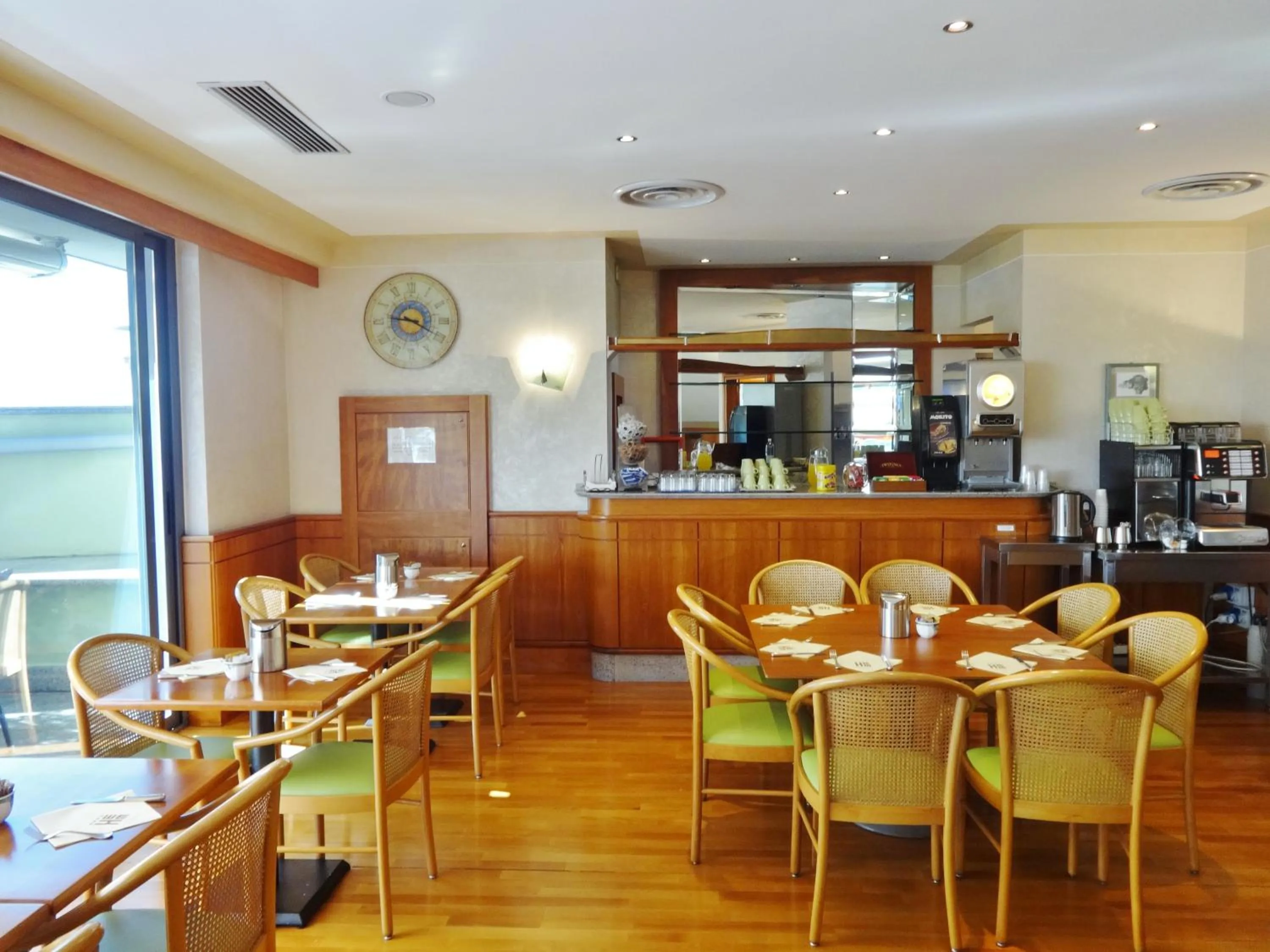 Restaurant/places to eat in Hotel Excelsior Magenta