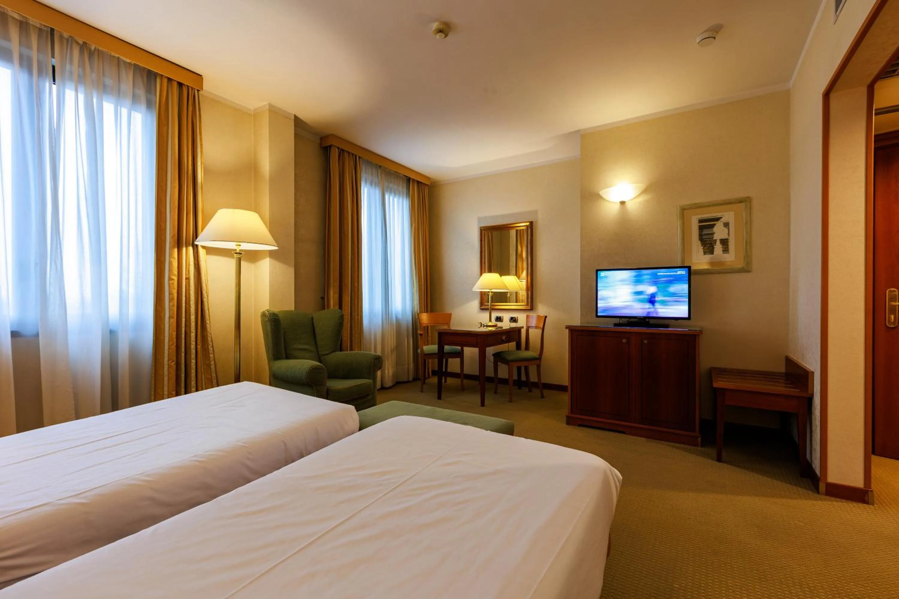 Bed in Hotel Excelsior Magenta