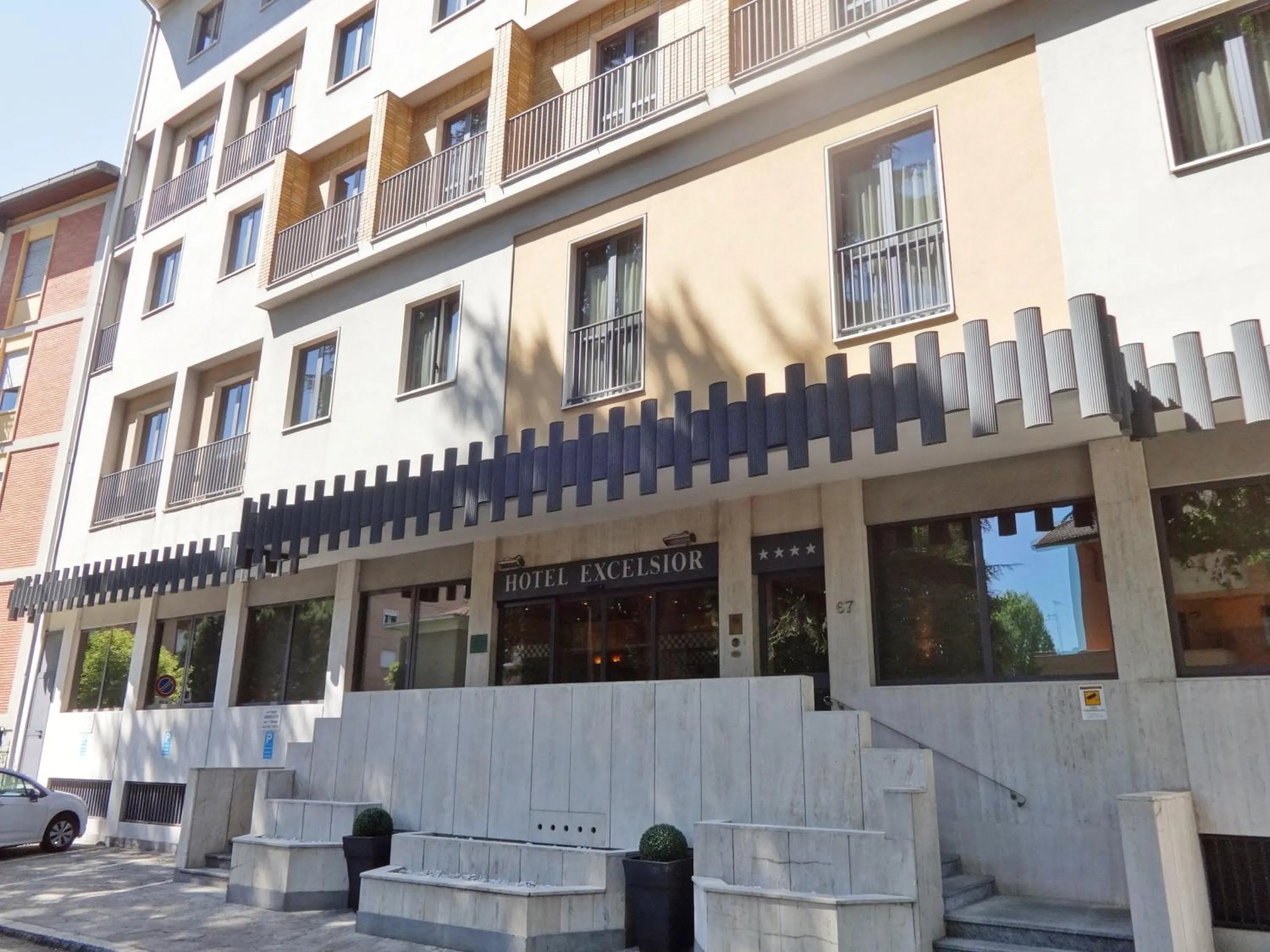 Property building in Hotel Excelsior Magenta