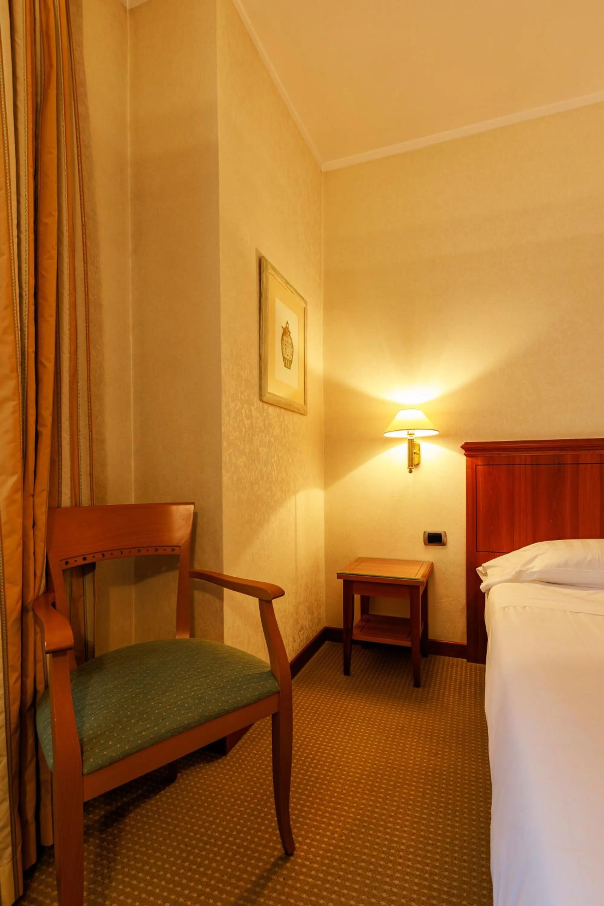 Bed in Hotel Excelsior Magenta