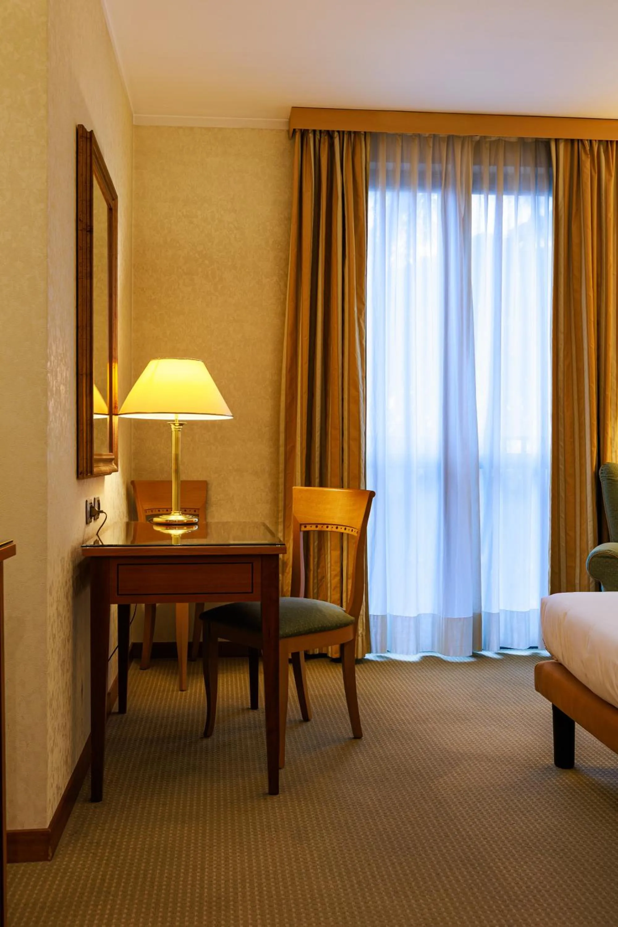 Bed in Hotel Excelsior Magenta