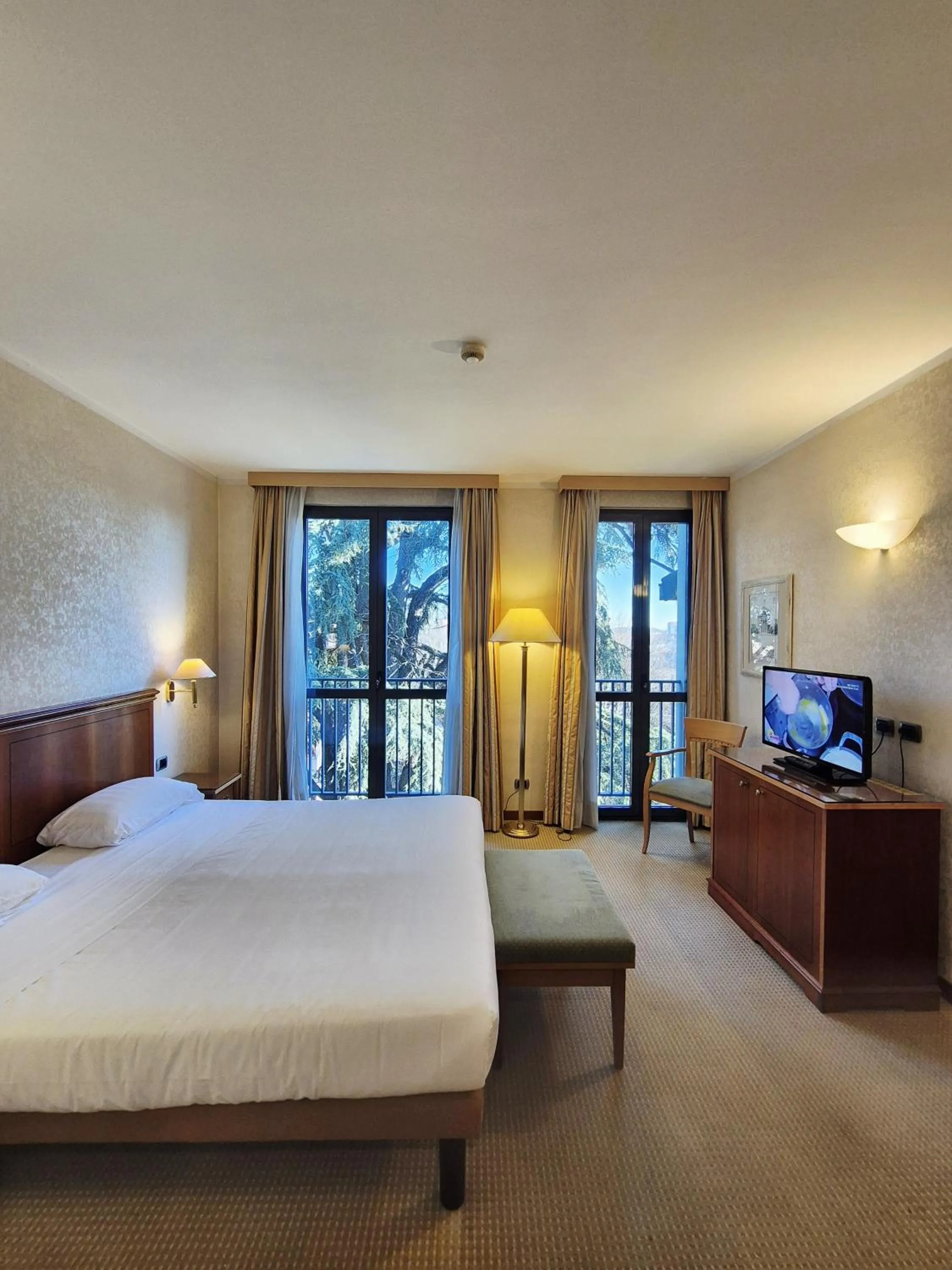 Bed in Hotel Excelsior Magenta