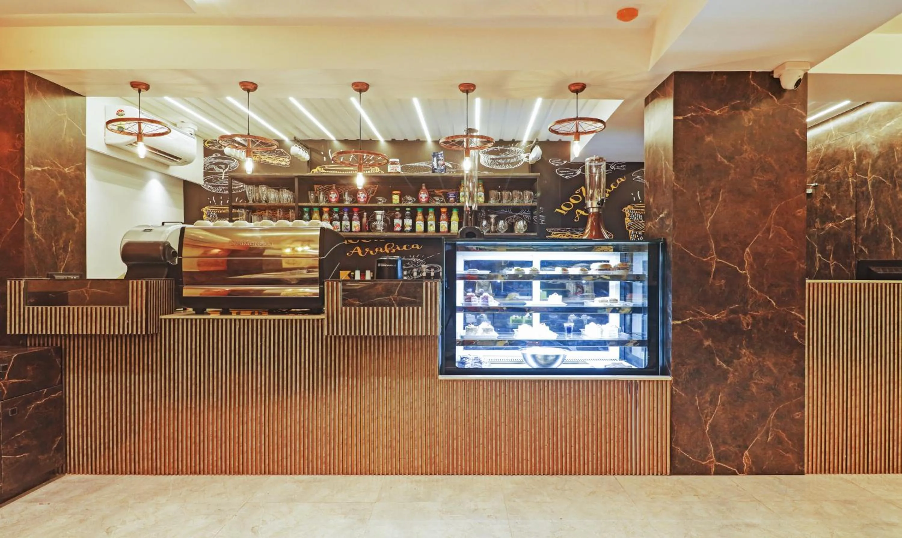 Restaurant/places to eat in Treebo Premium Seven Lake View