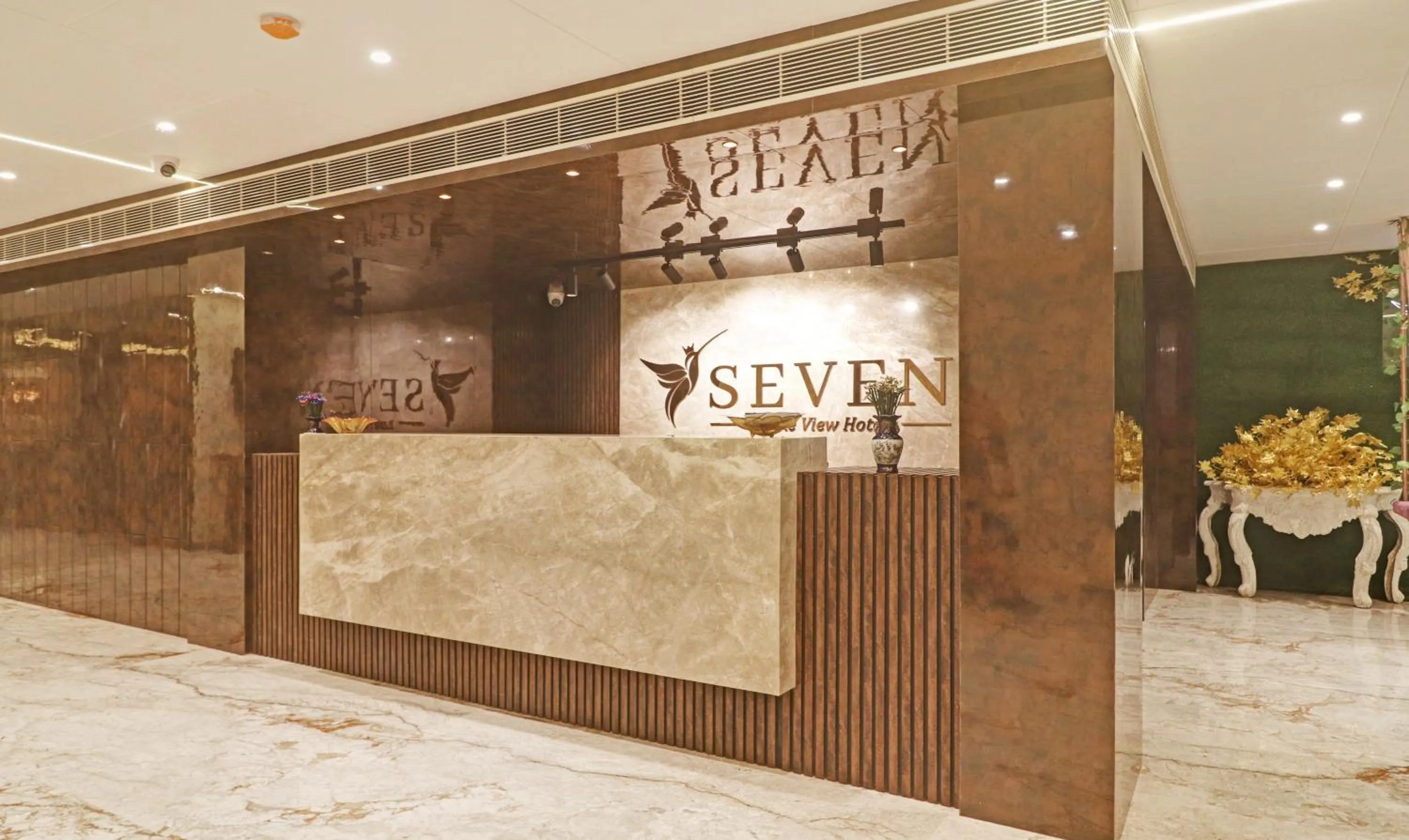 Lobby or reception in Treebo Premium Seven Lake View