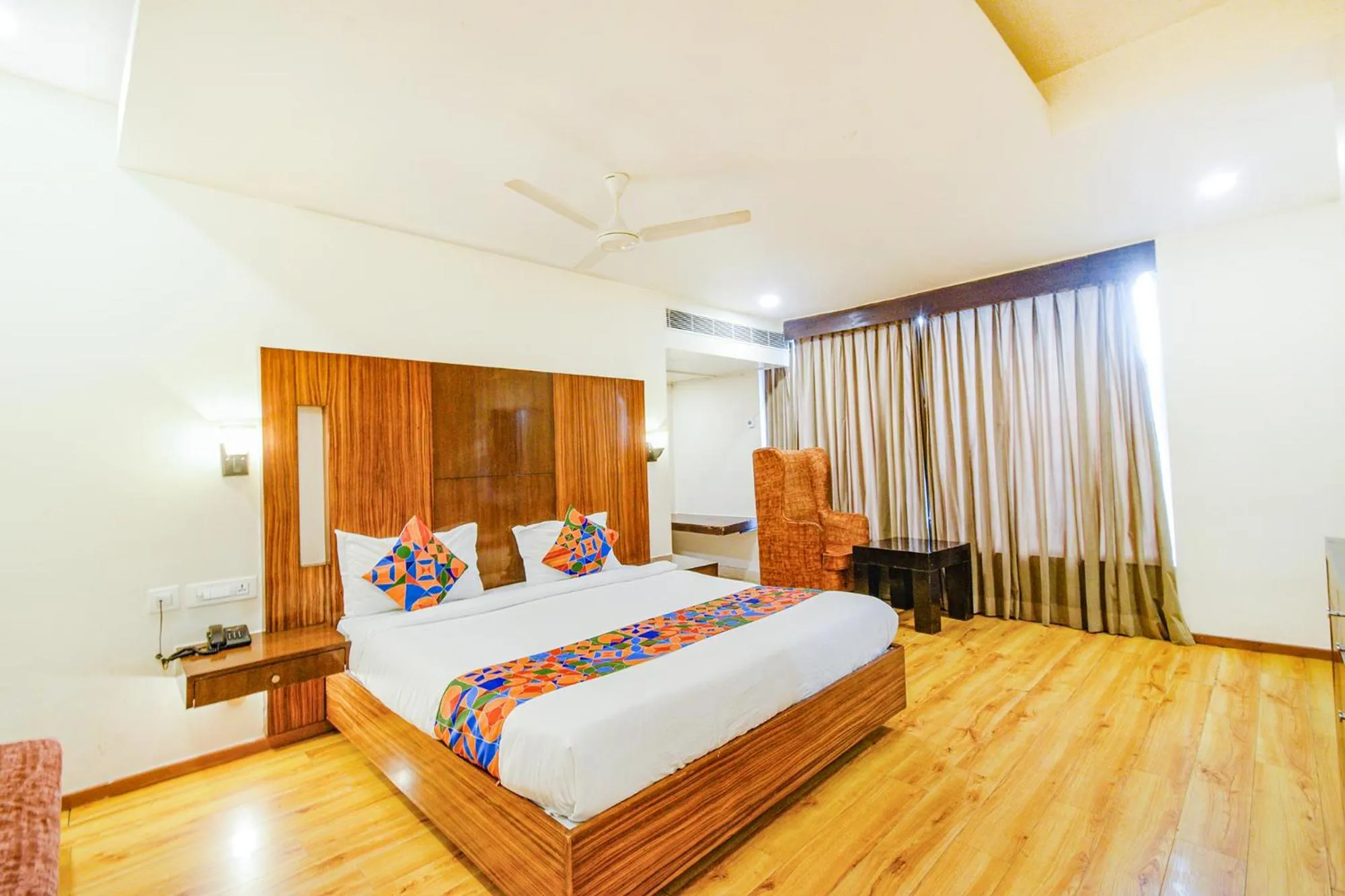 Suite - single occupancy in Treebo Premium Seven Lake View