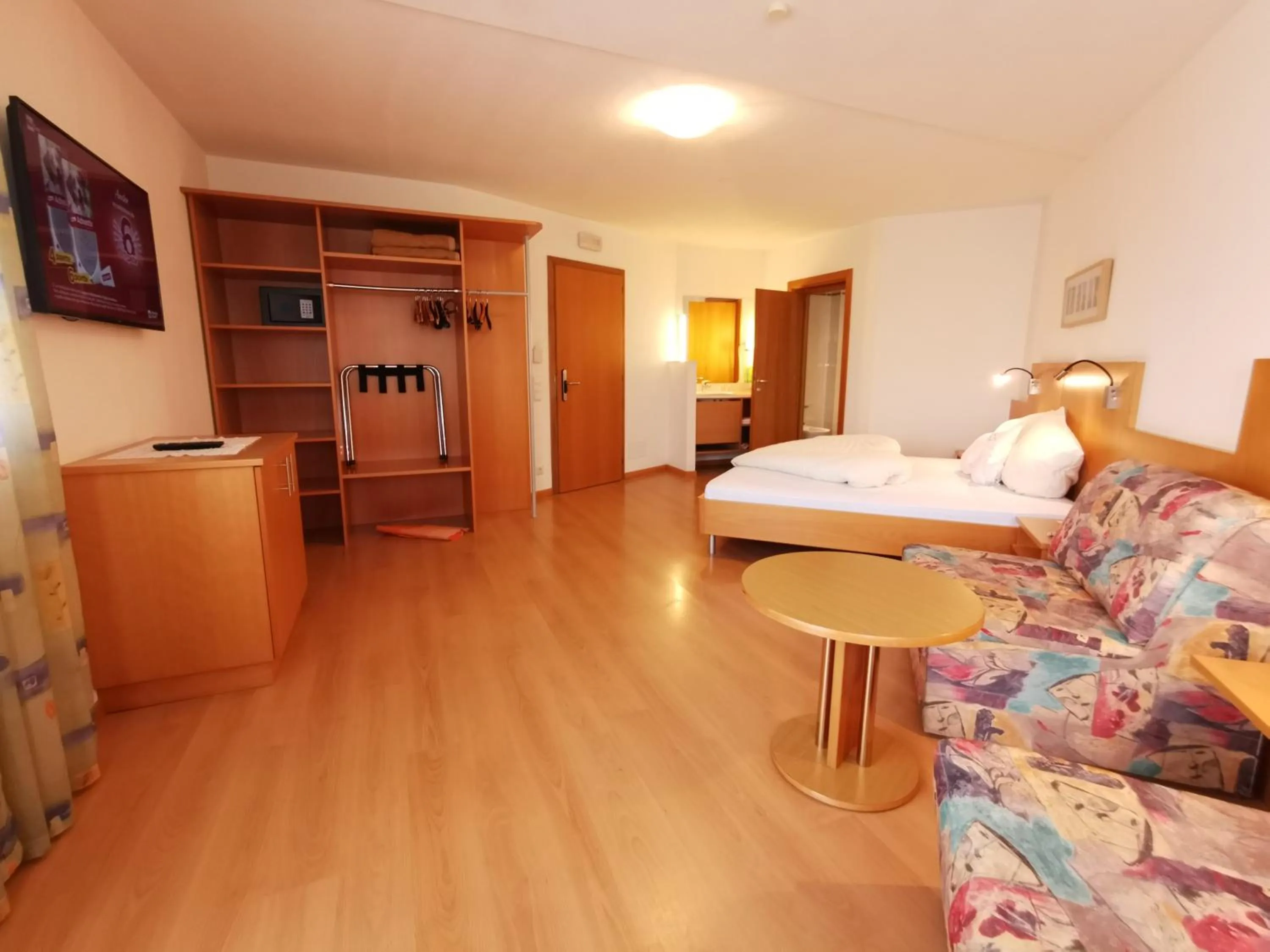 Photo of the whole room, Bed in Hotel Akelei