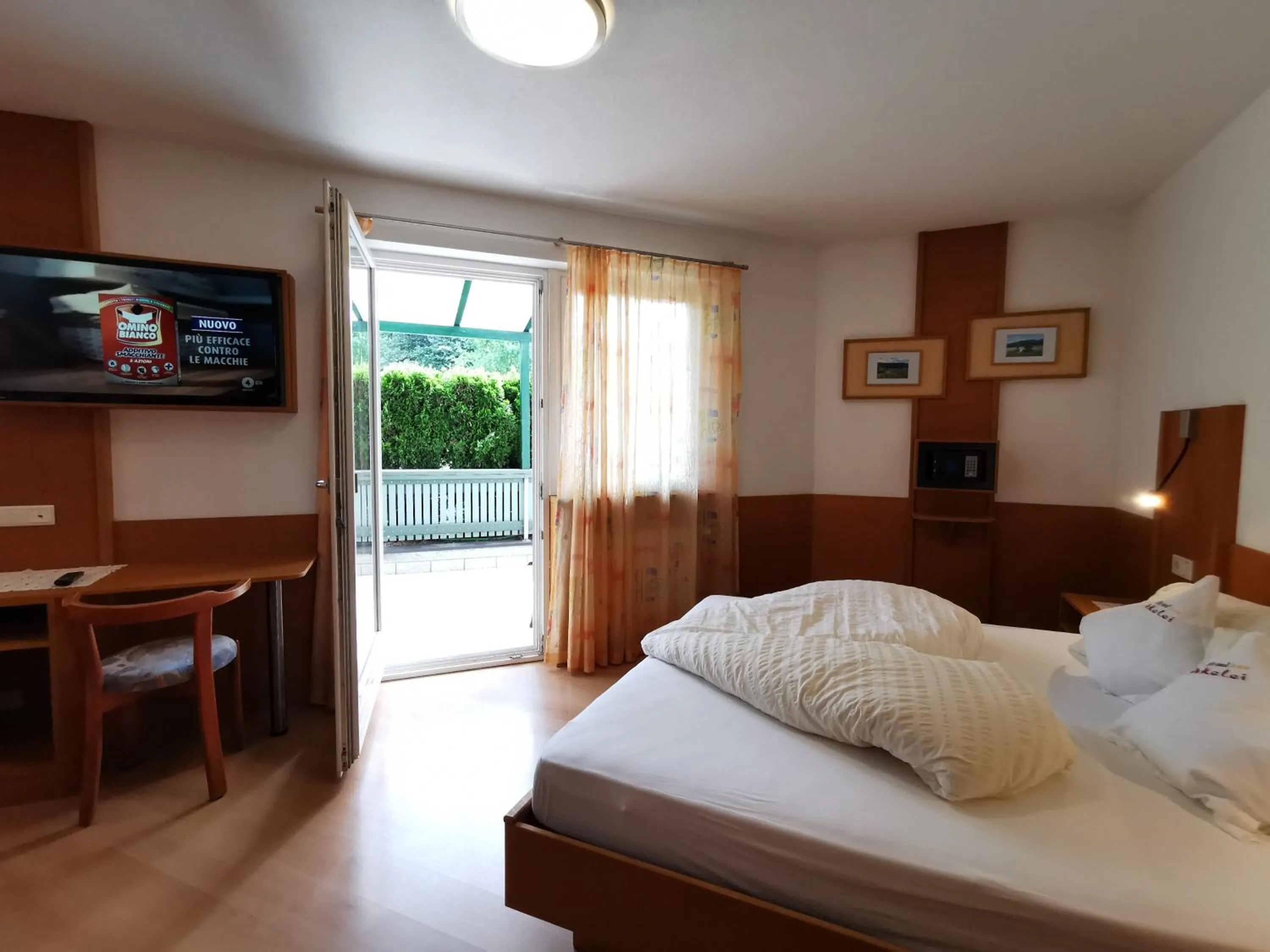 Photo of the whole room, Bed in Hotel Akelei