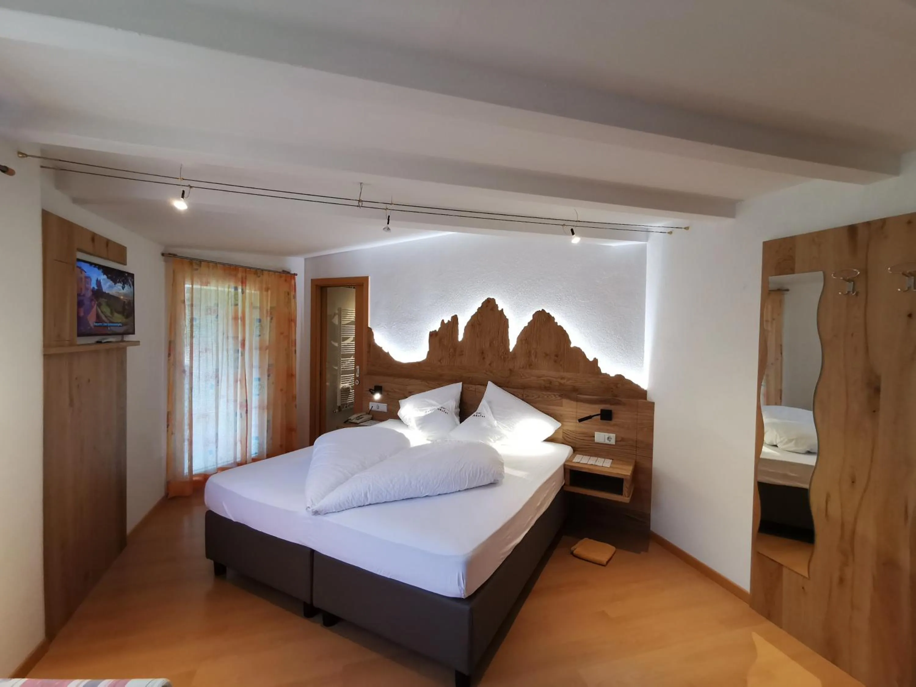 Photo of the whole room, Bed in Hotel Akelei